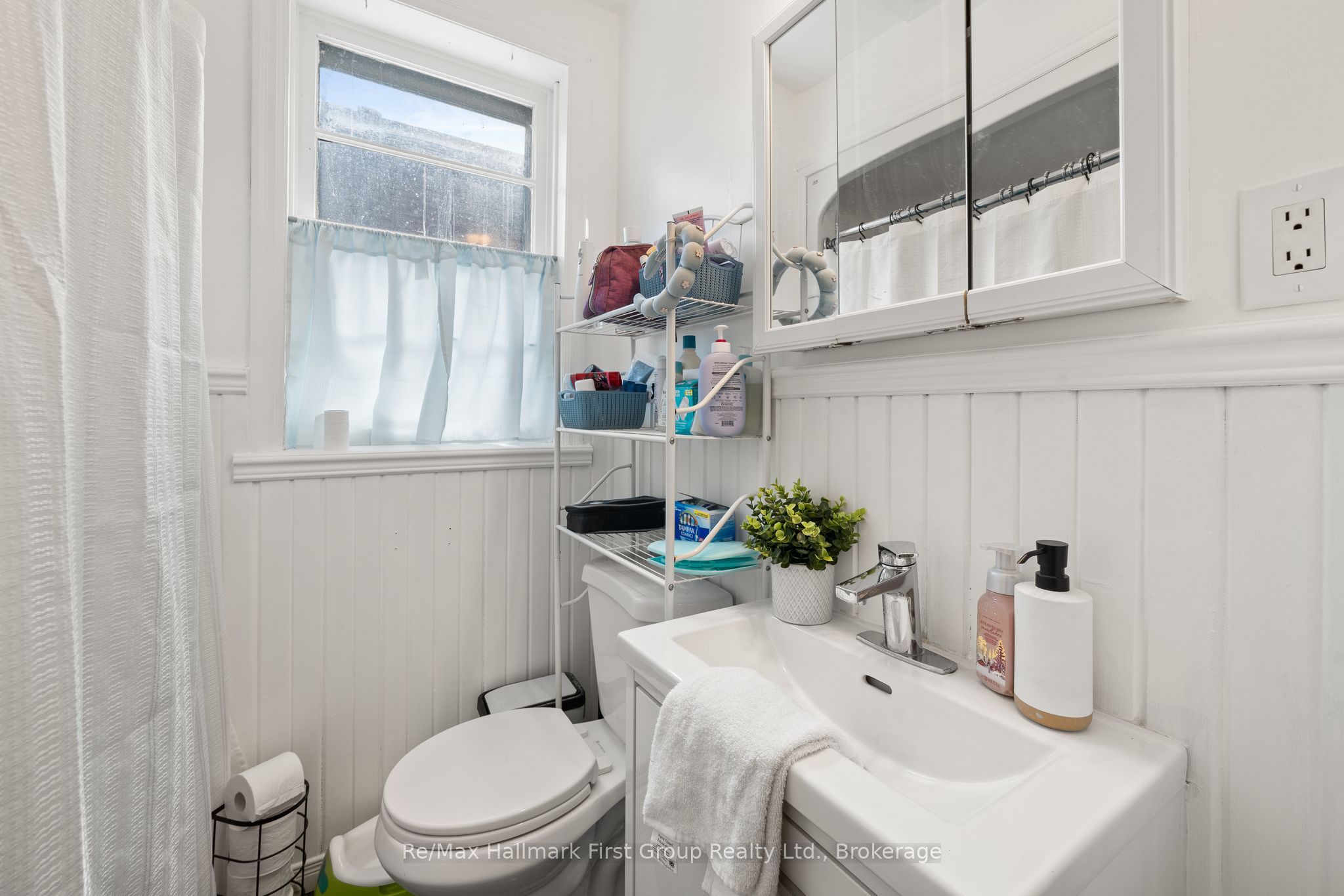 93 John Street Property Photo 8