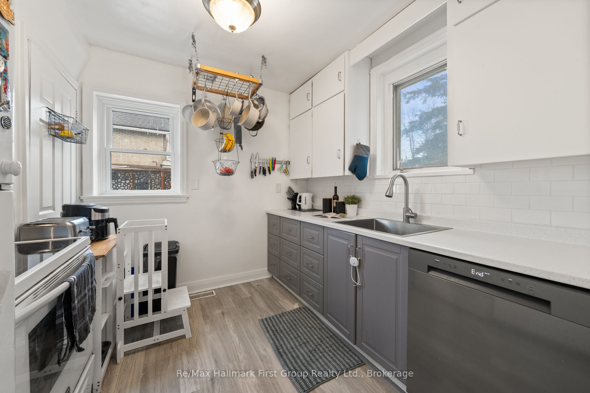 93 John Street Property Photo 10