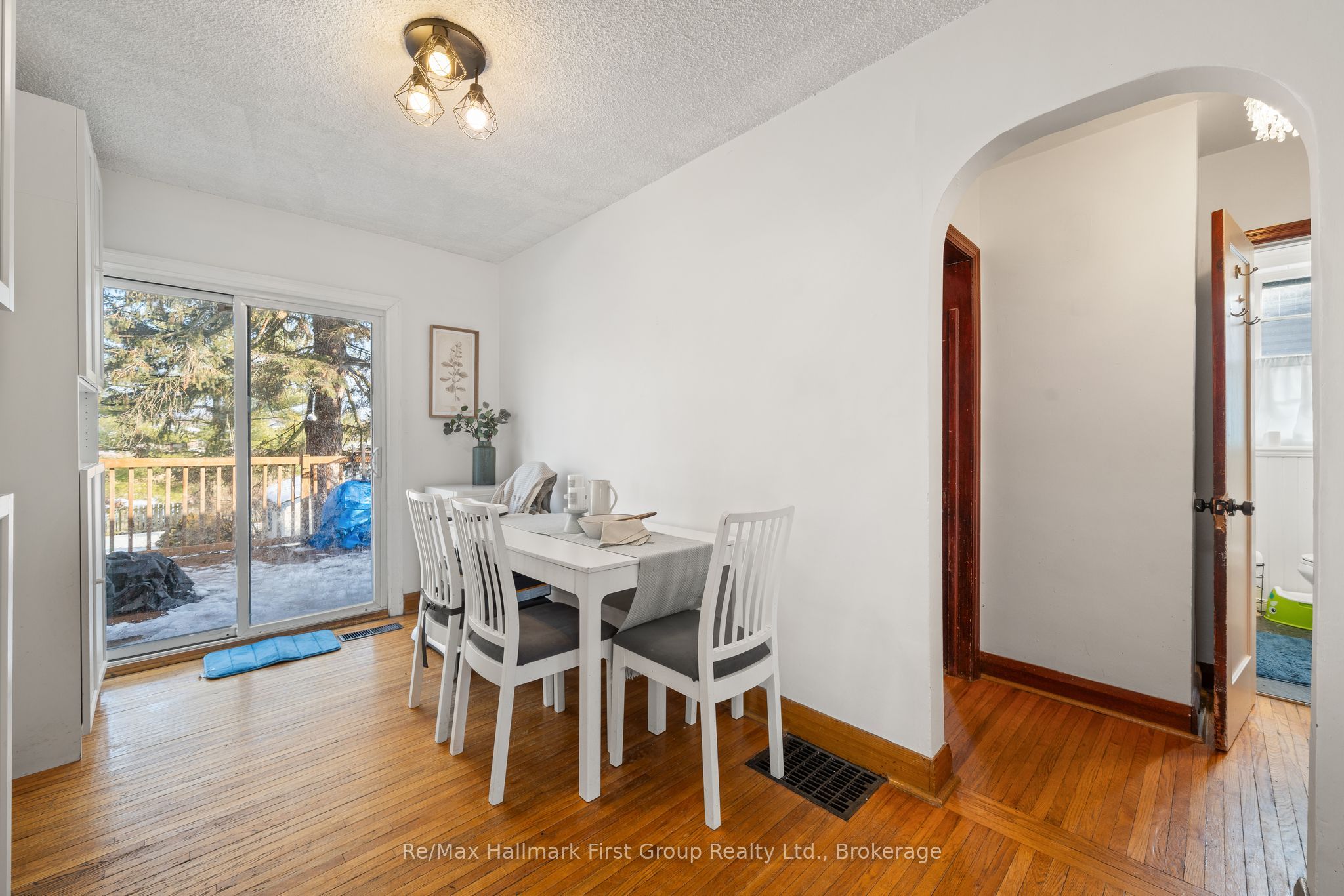 93 John Street Property Photo 12