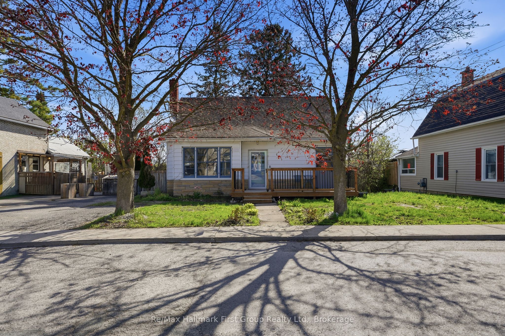 93 John Street Property Photo 28