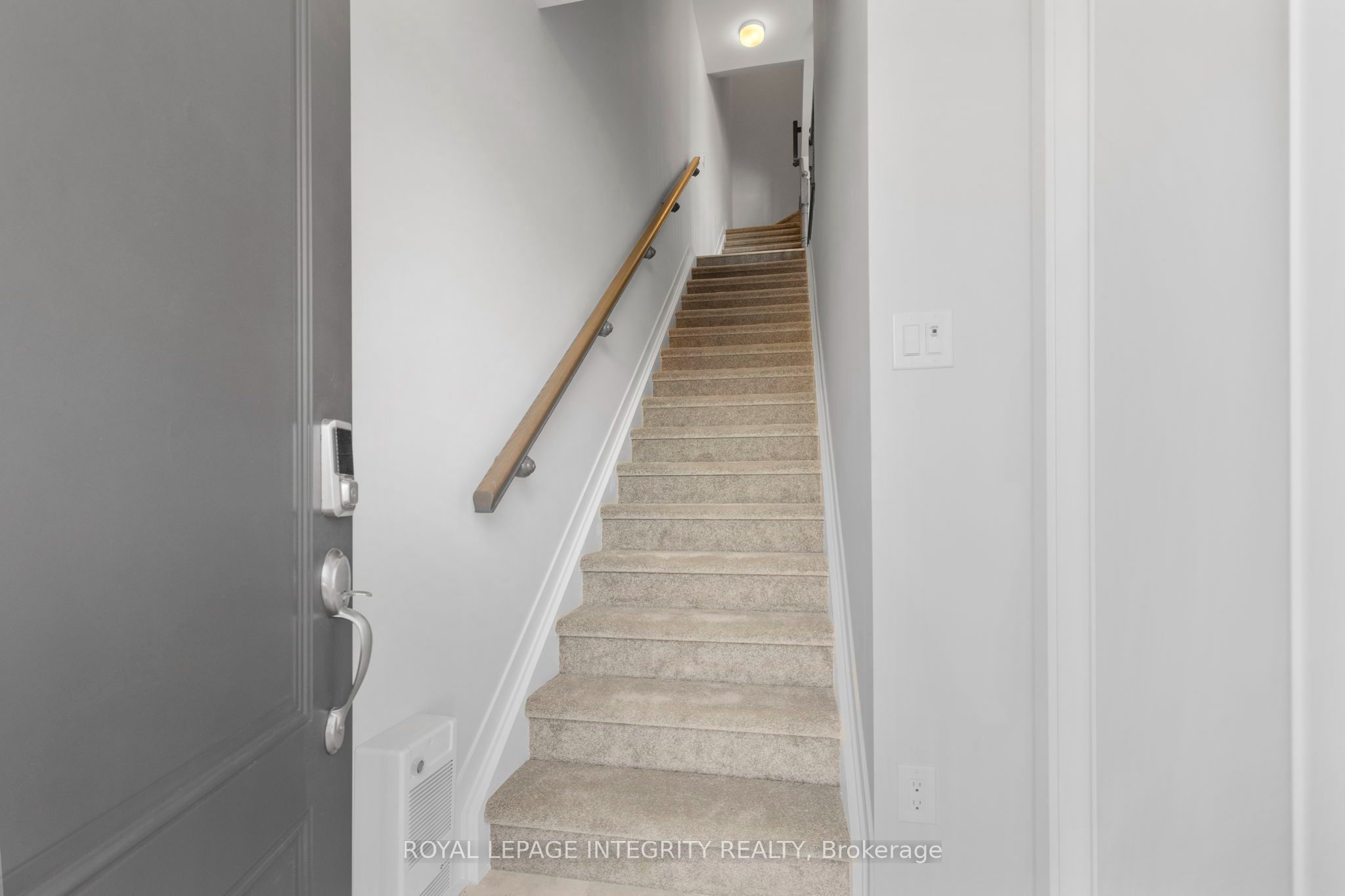 622 Parnian Private Property Photo 3