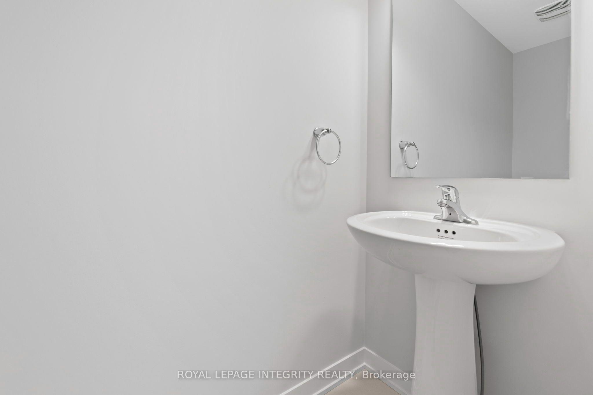 622 Parnian Private Property Photo 11