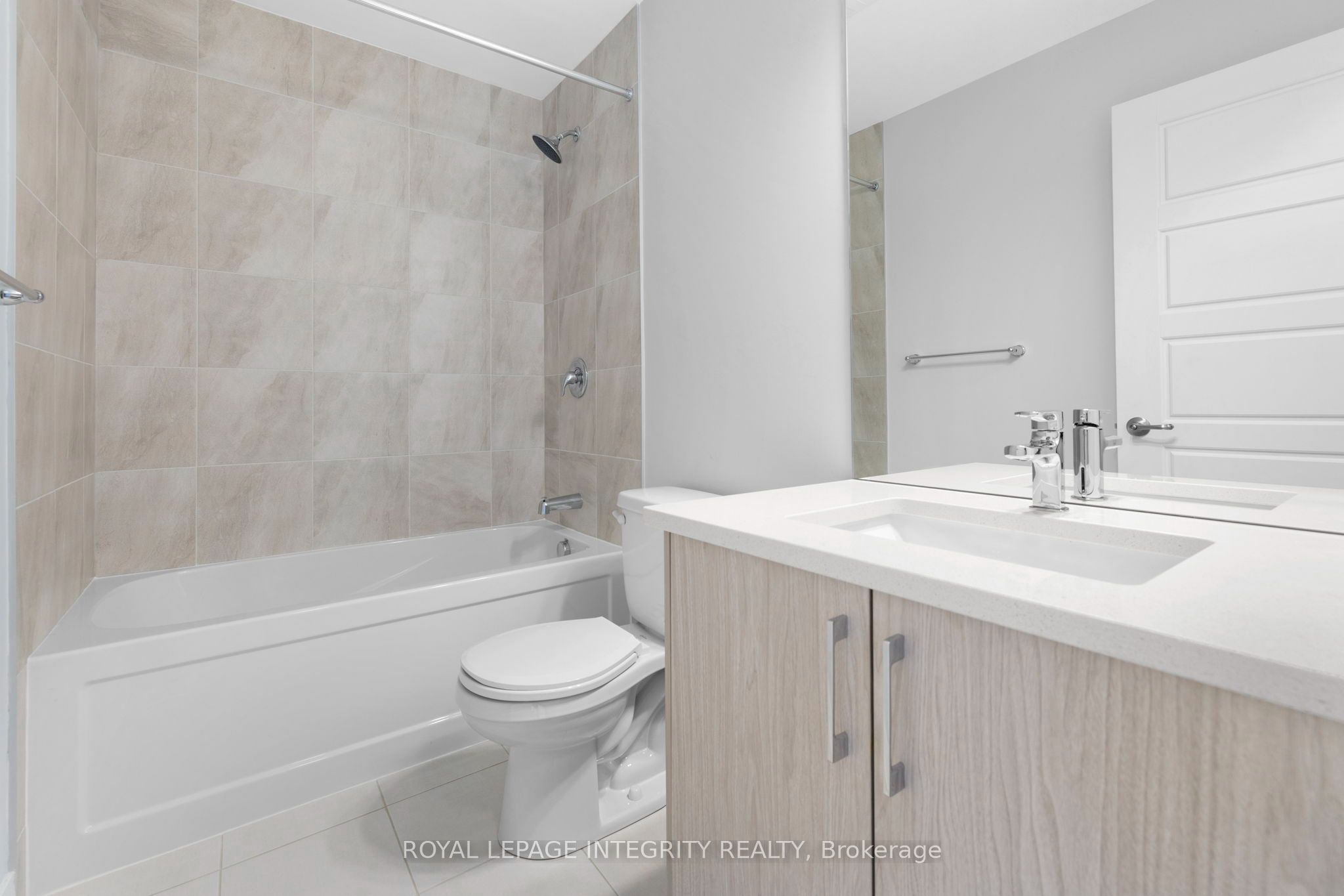 622 Parnian Private Property Photo 13
