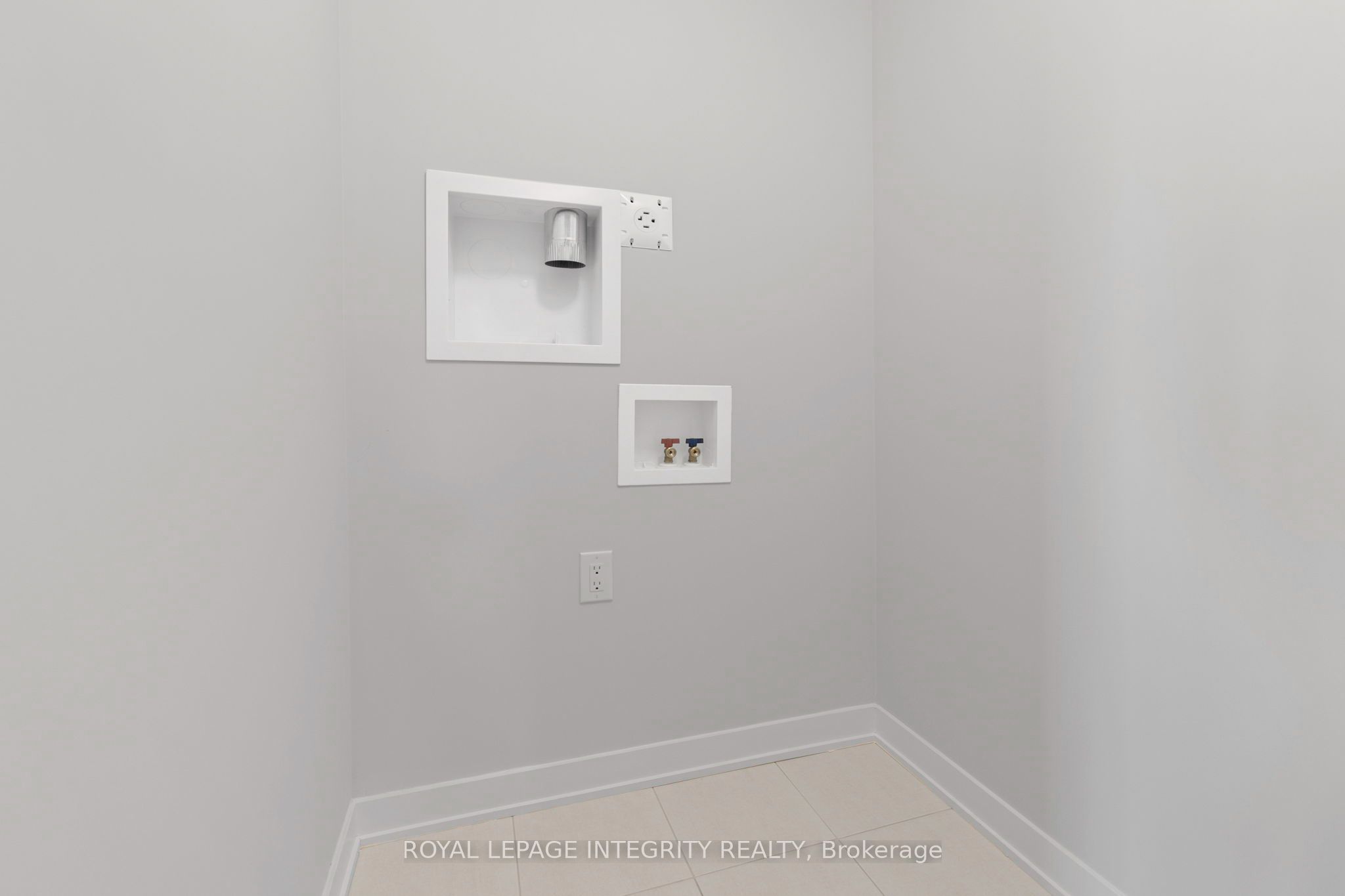 622 Parnian Private Property Photo 17