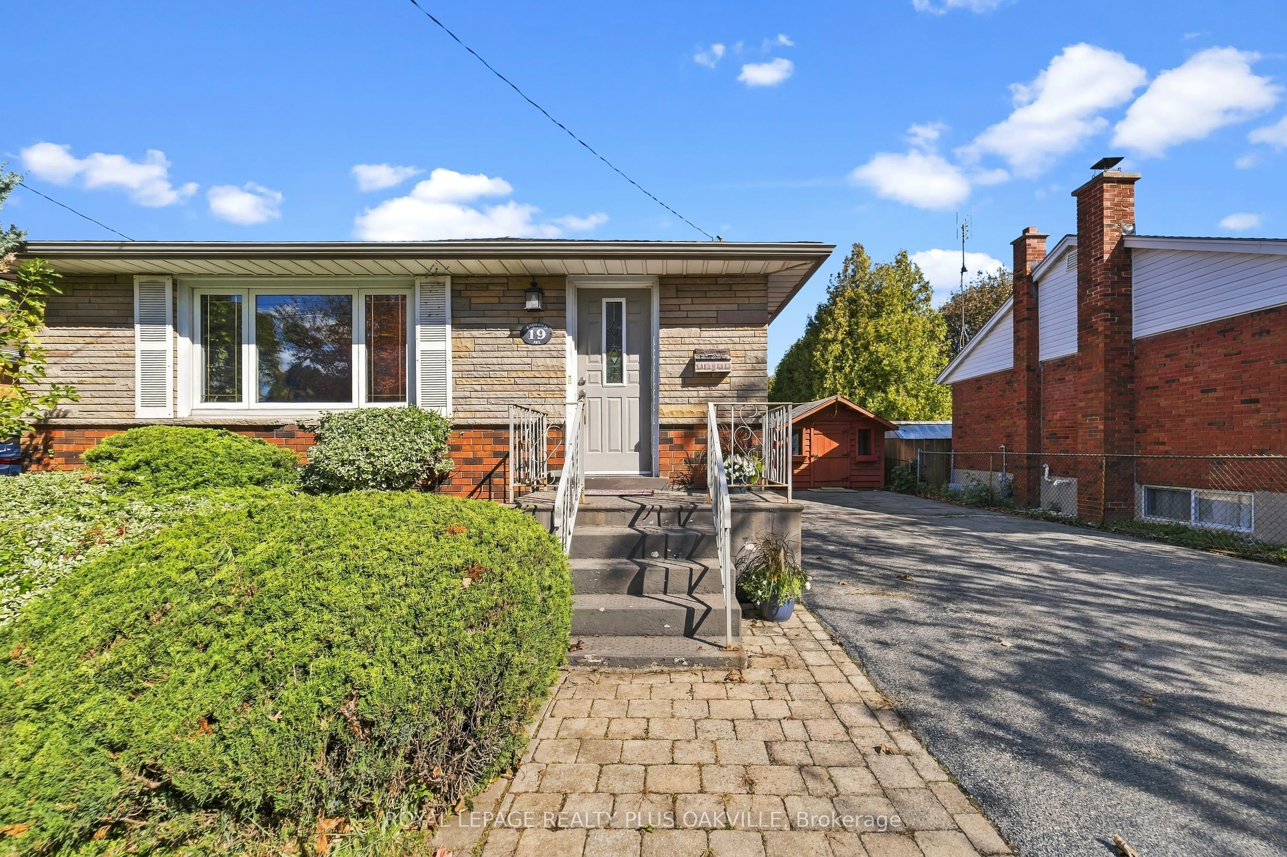 19 Endfield Avenue Property Photo 4