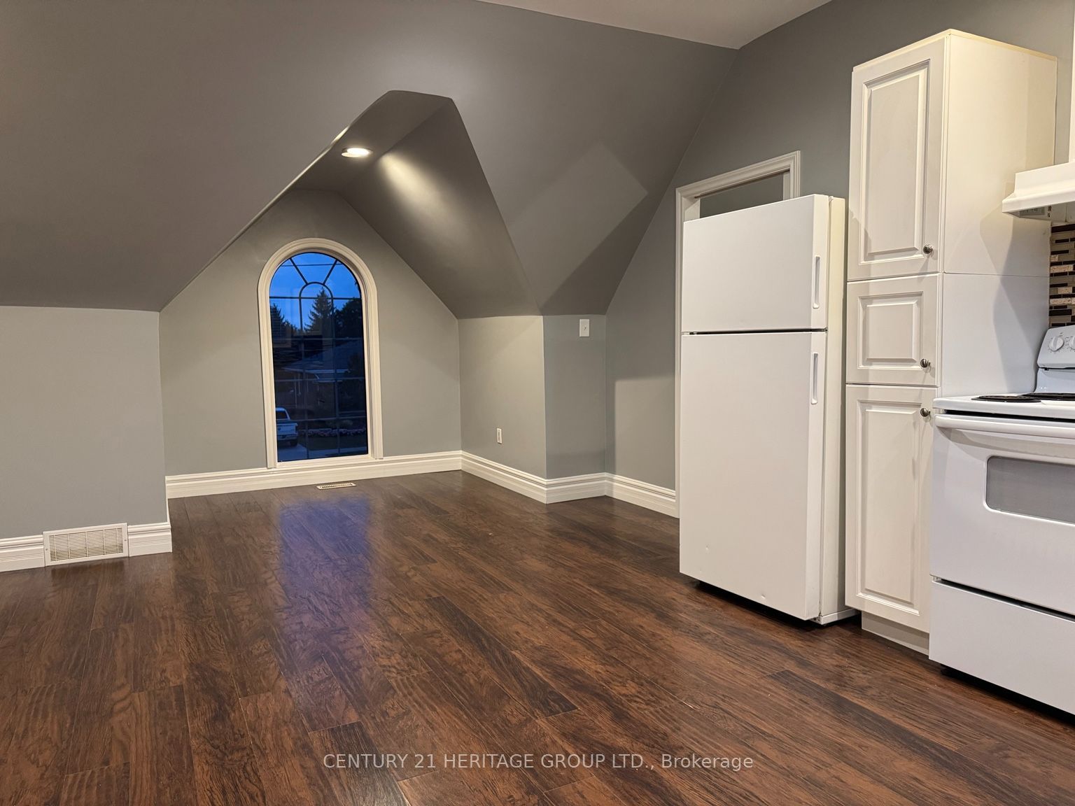 166 Cedardale Avenue #3a Property Photo 4