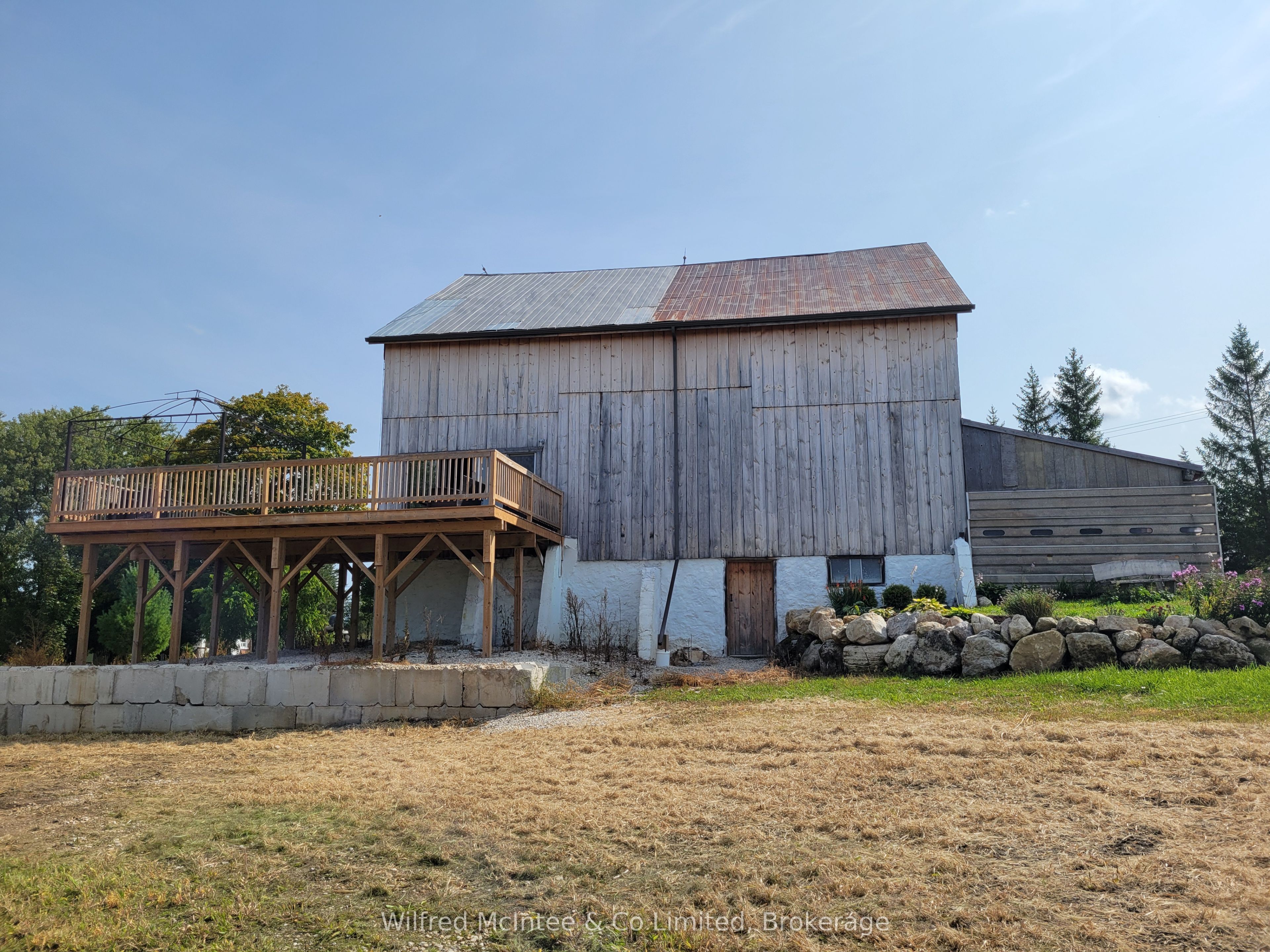 316900 HWY 6 Property Photo 1