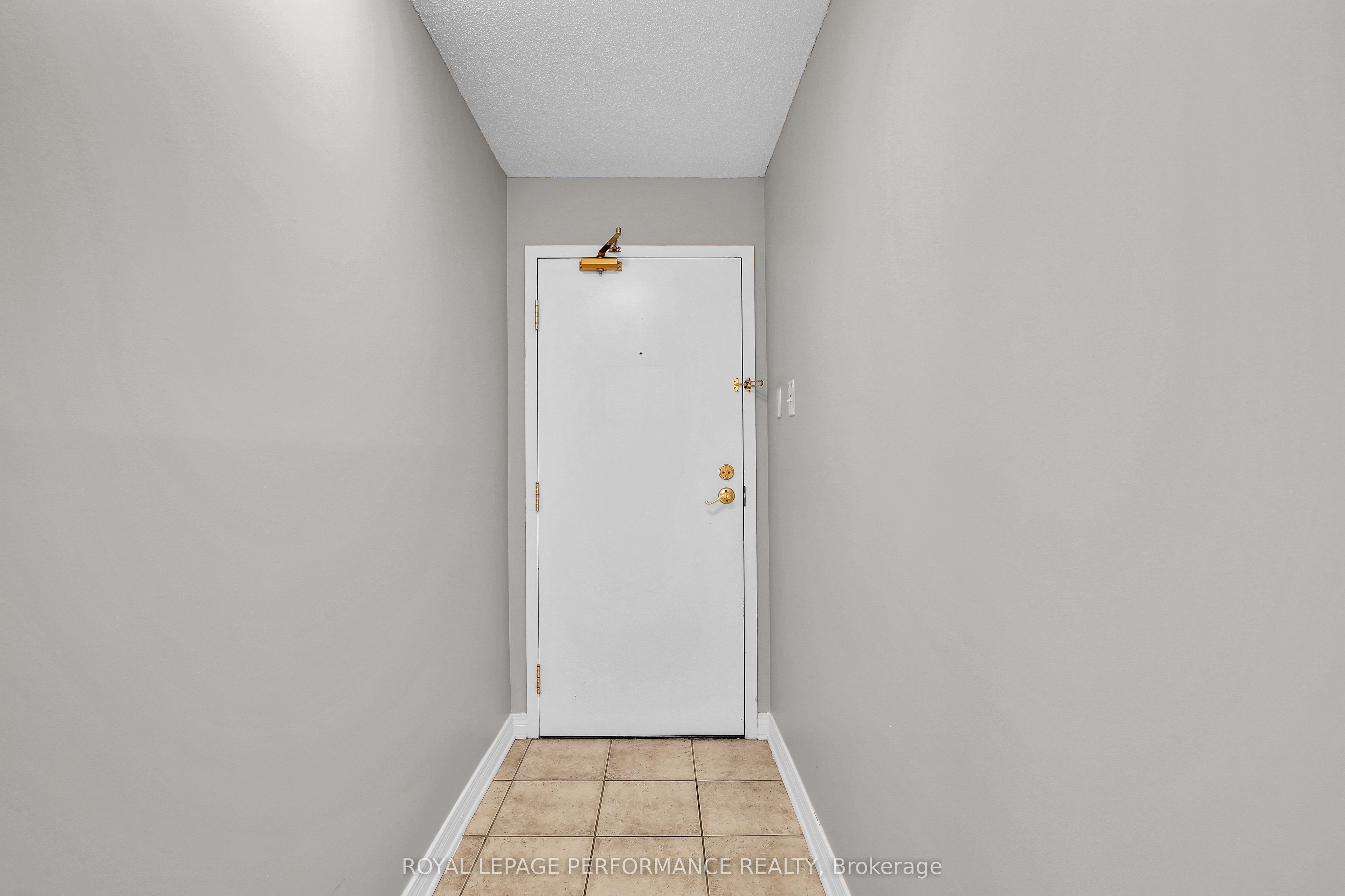 429 Somerset Street W 712 Property Photo 4