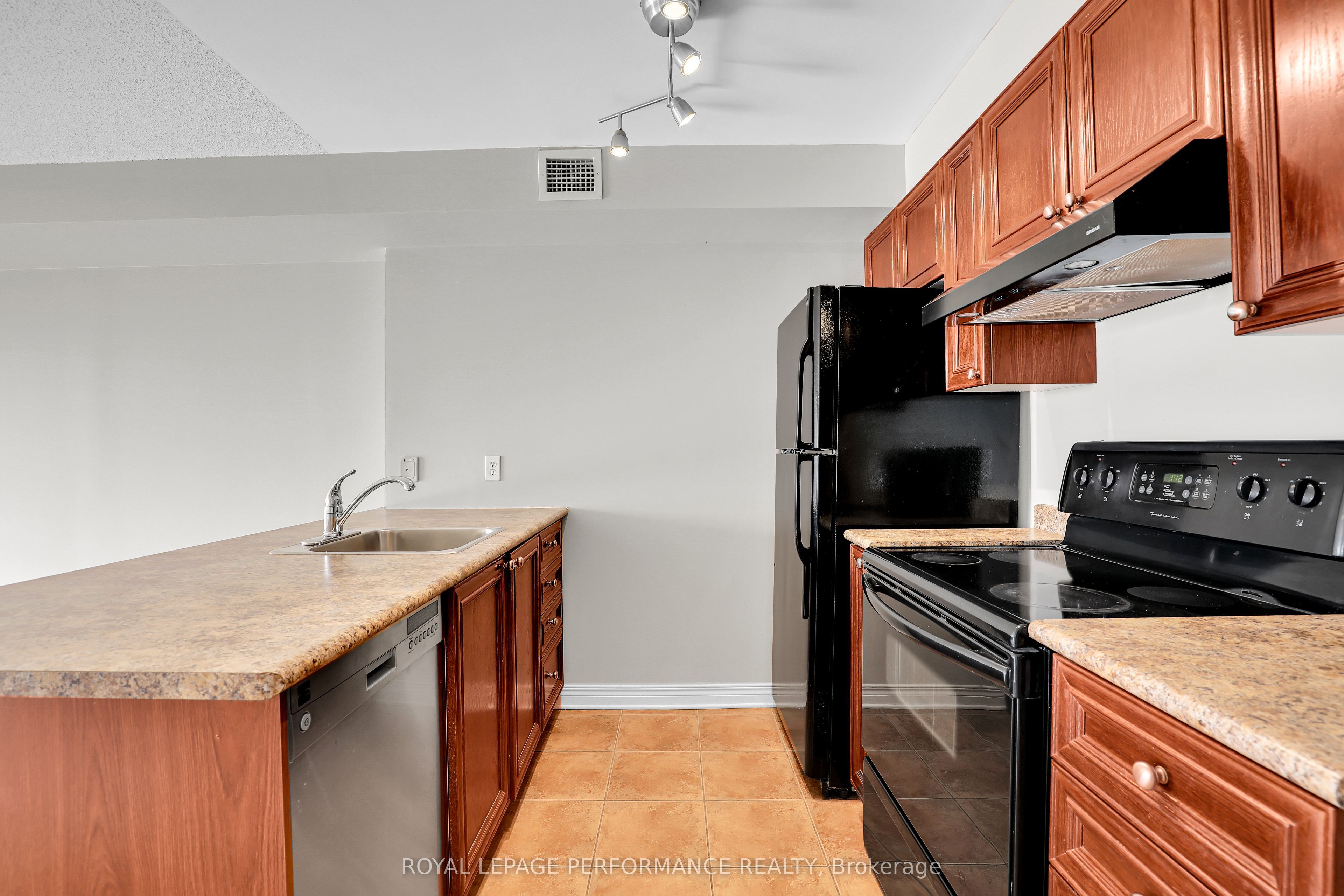 429 Somerset Street W 712 Property Photo 7