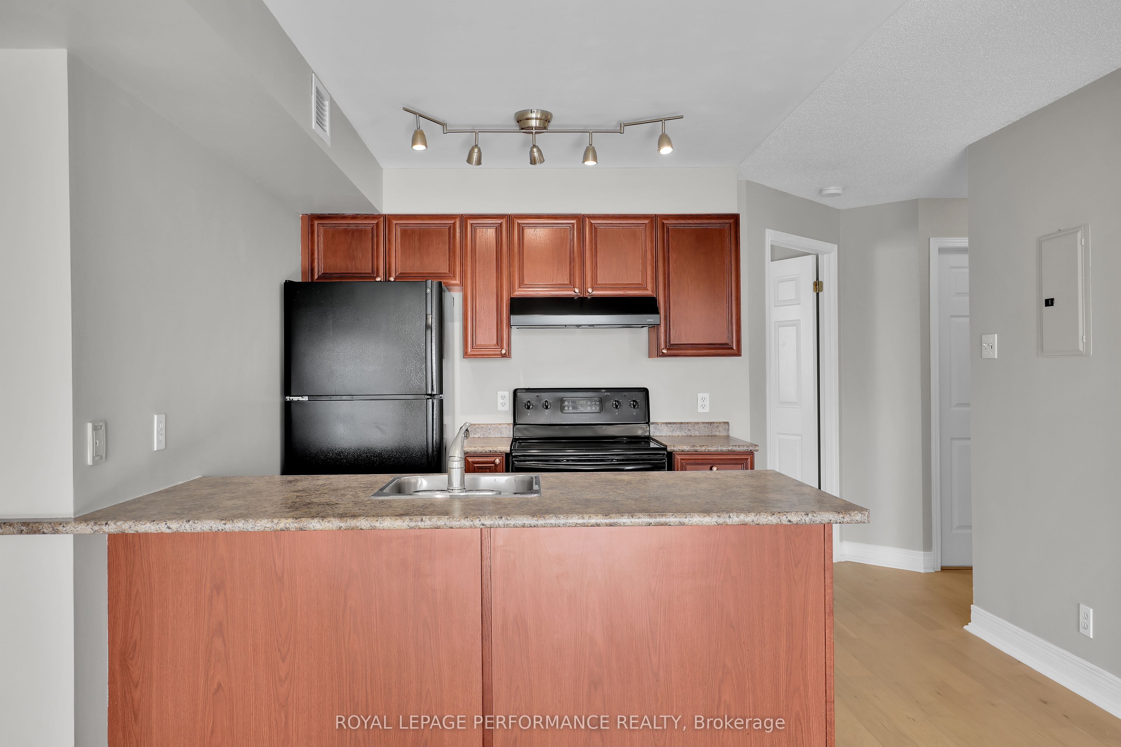 429 Somerset Street W 712 Property Photo 10