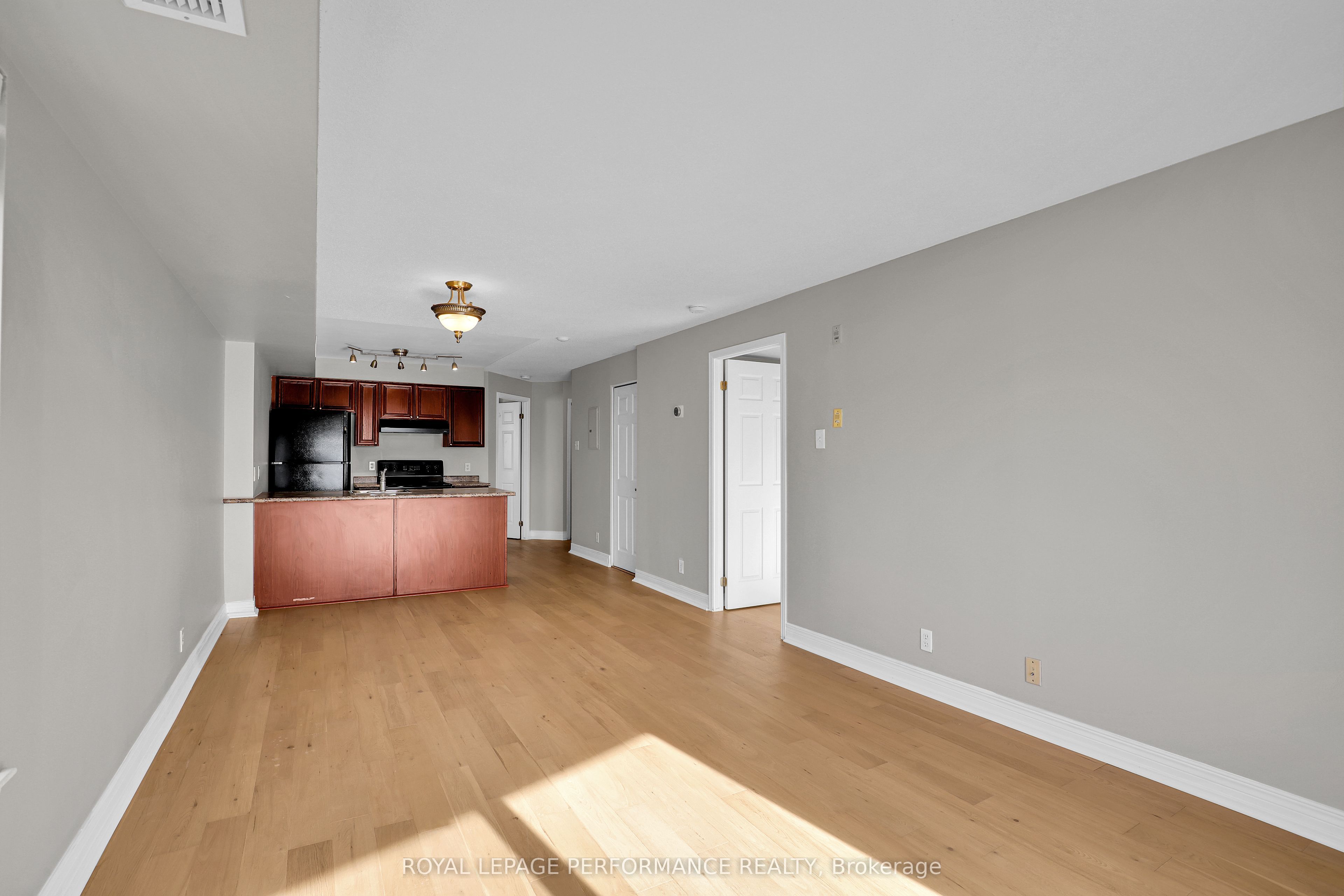 429 Somerset Street W 712 Property Photo 13