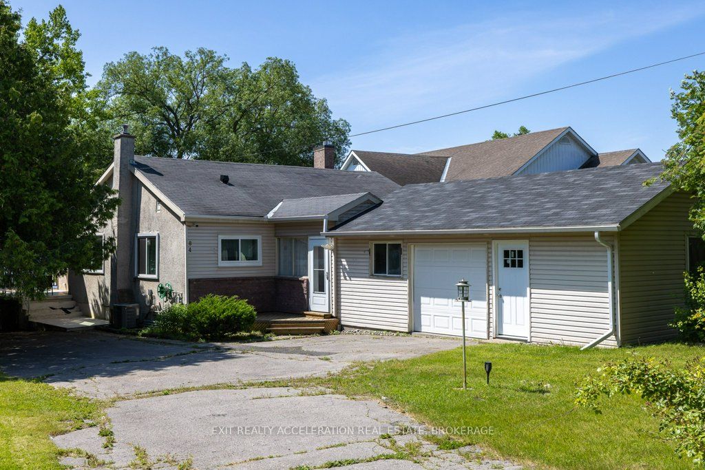 84 Main Street Property Photo 2