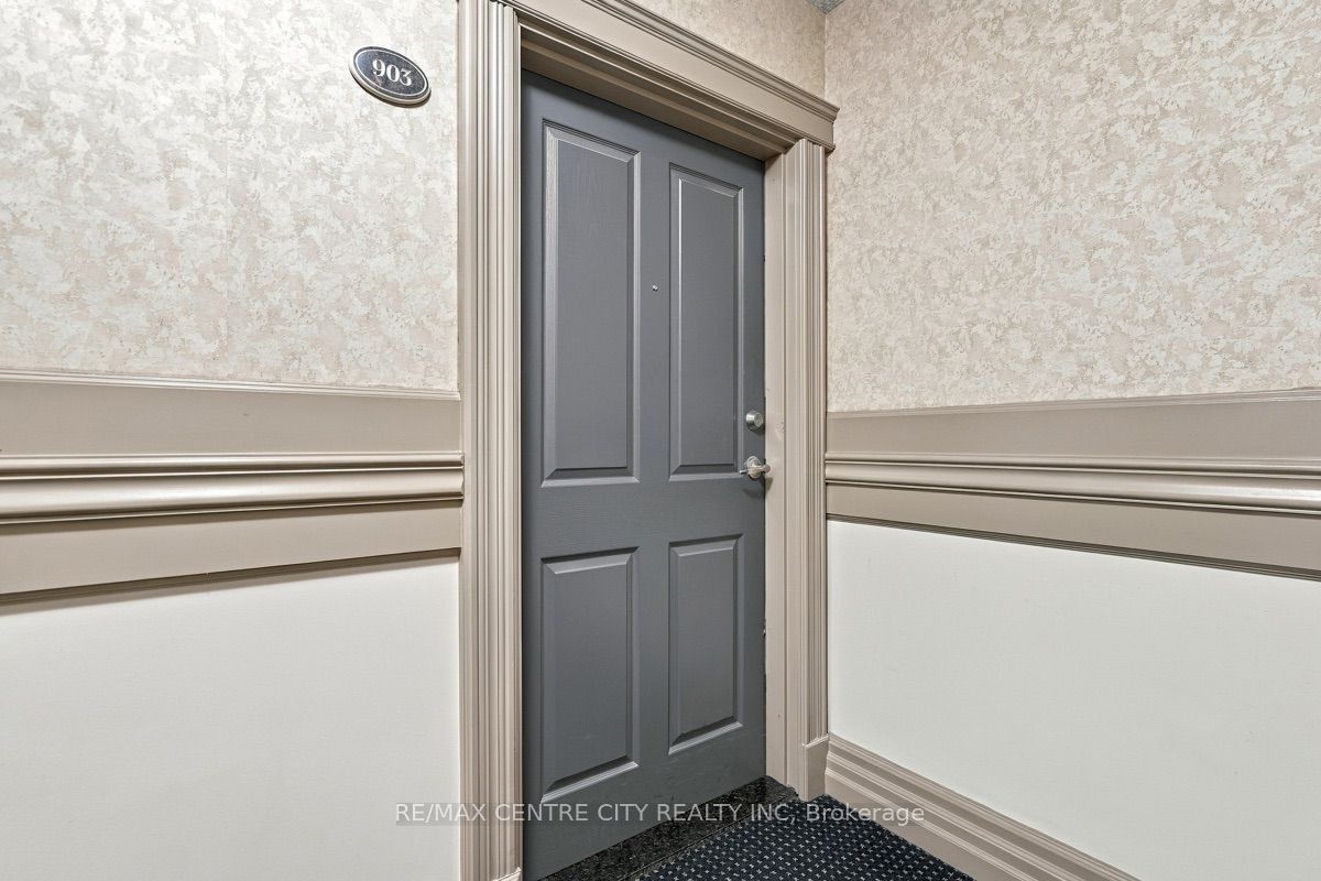 1030 Coronation Drive 903 Property Photo 4