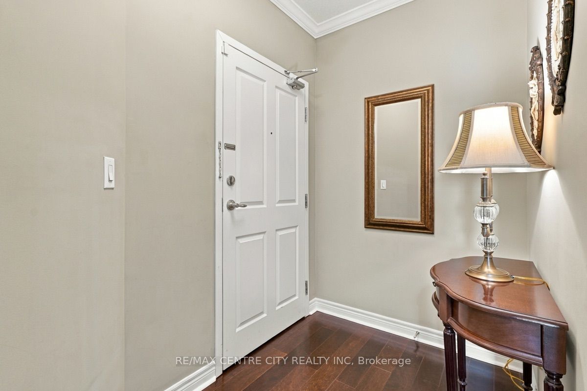 1030 Coronation Drive 903 Property Photo 5