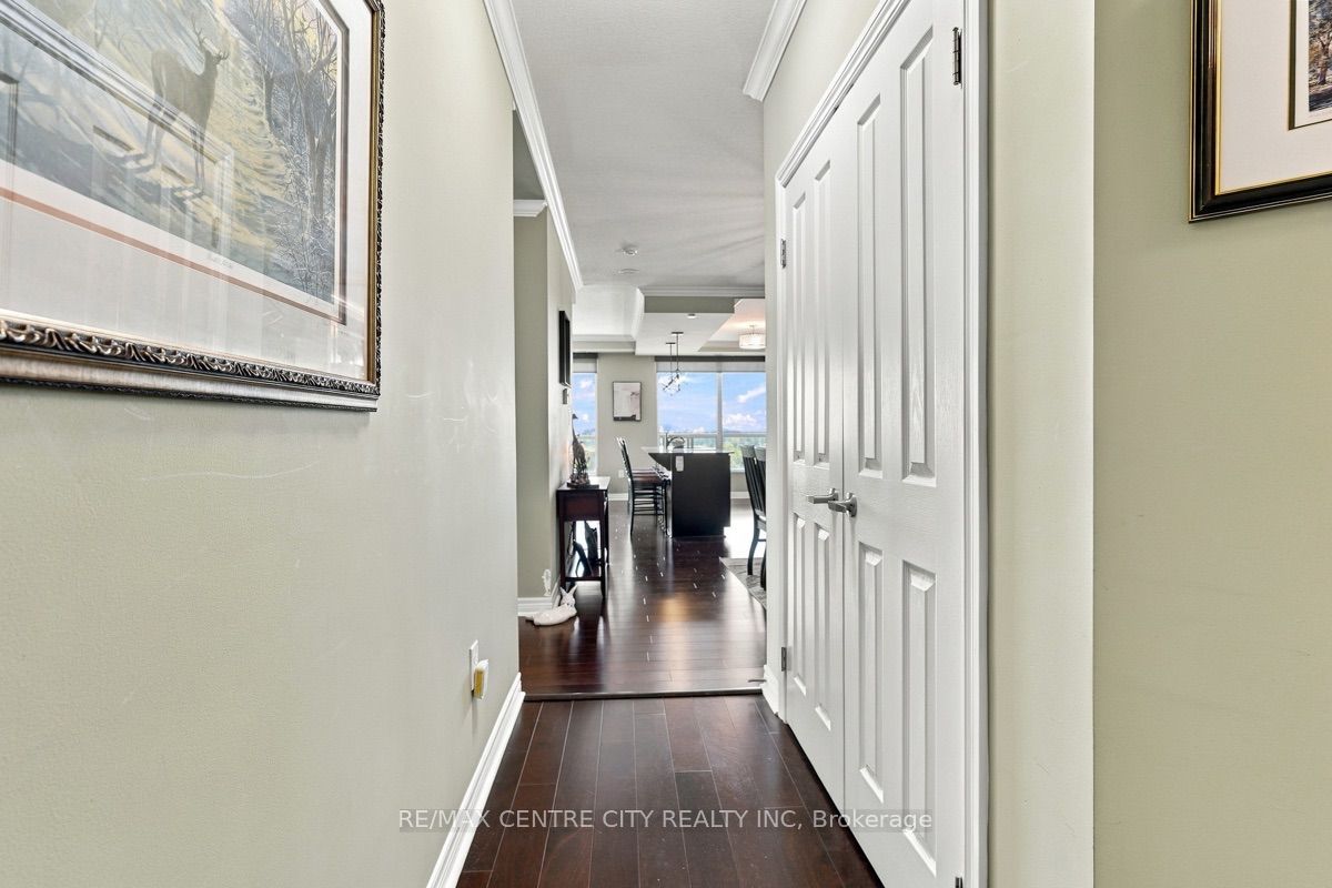 1030 Coronation Drive 903 Property Photo 6