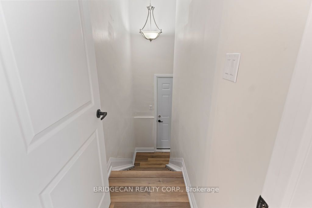 73 Adair Avenue S Property Photo 20