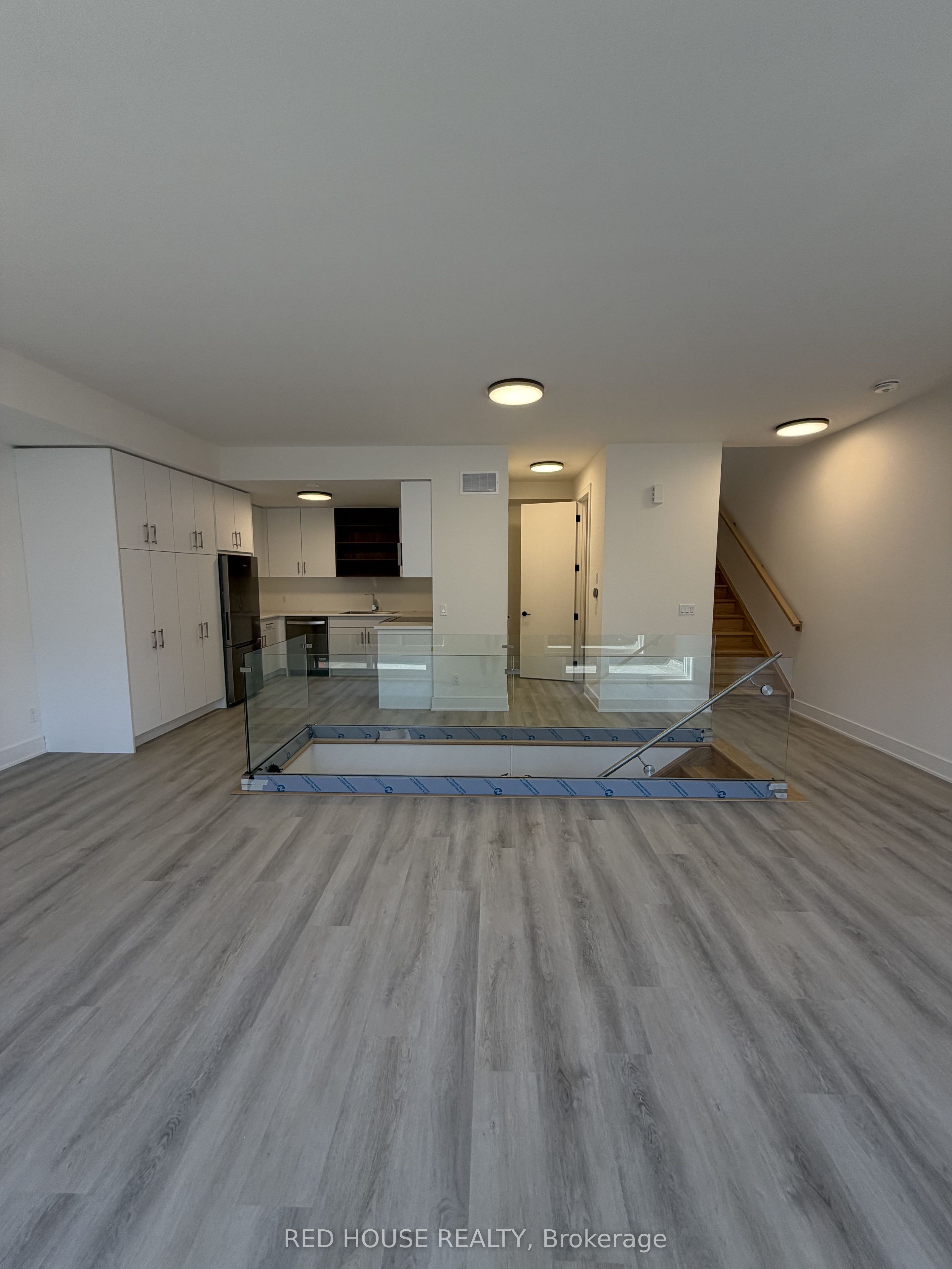 252 Ellis Avenue Property Photo 6
