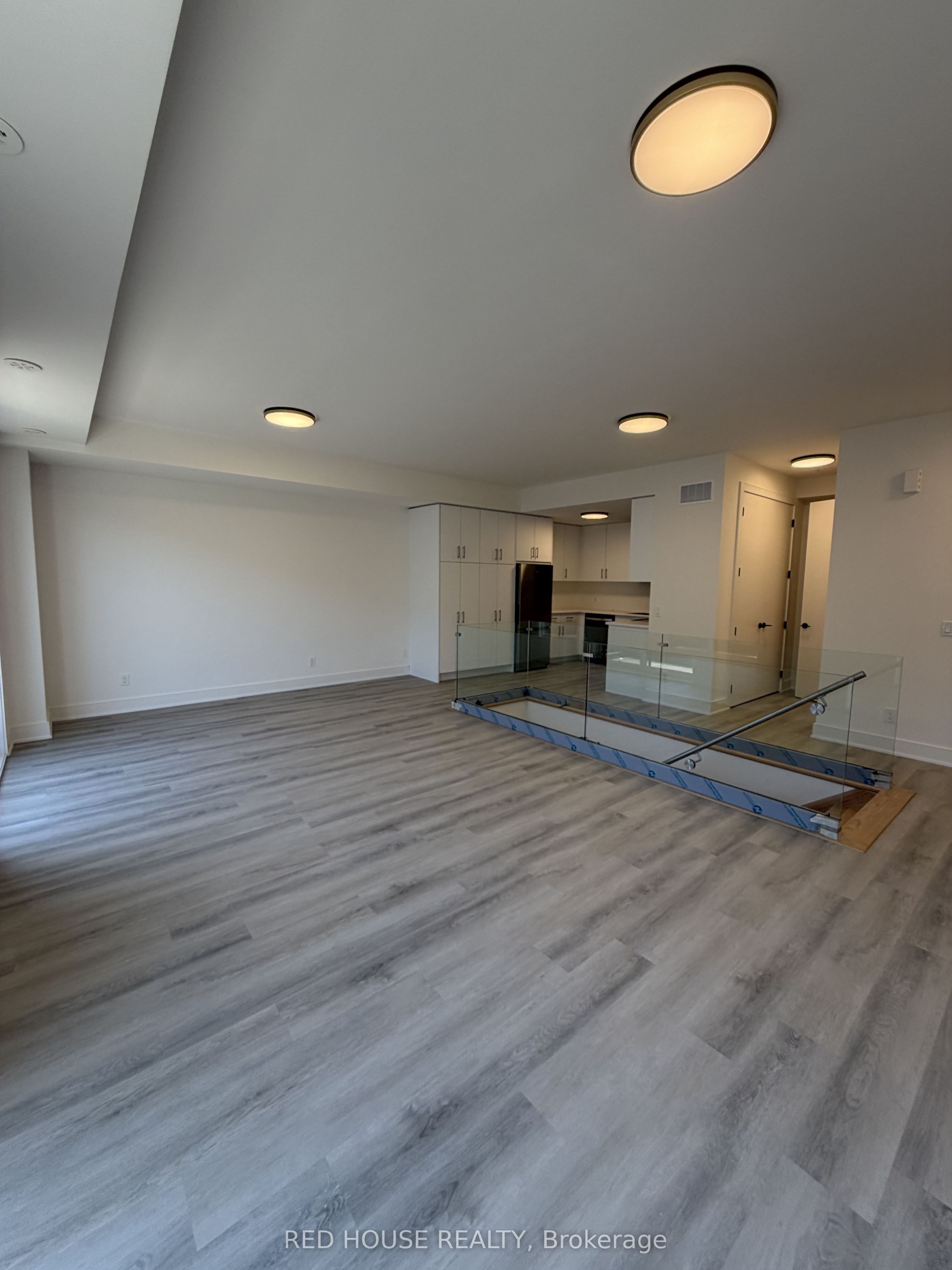 252 Ellis Avenue Property Photo 8