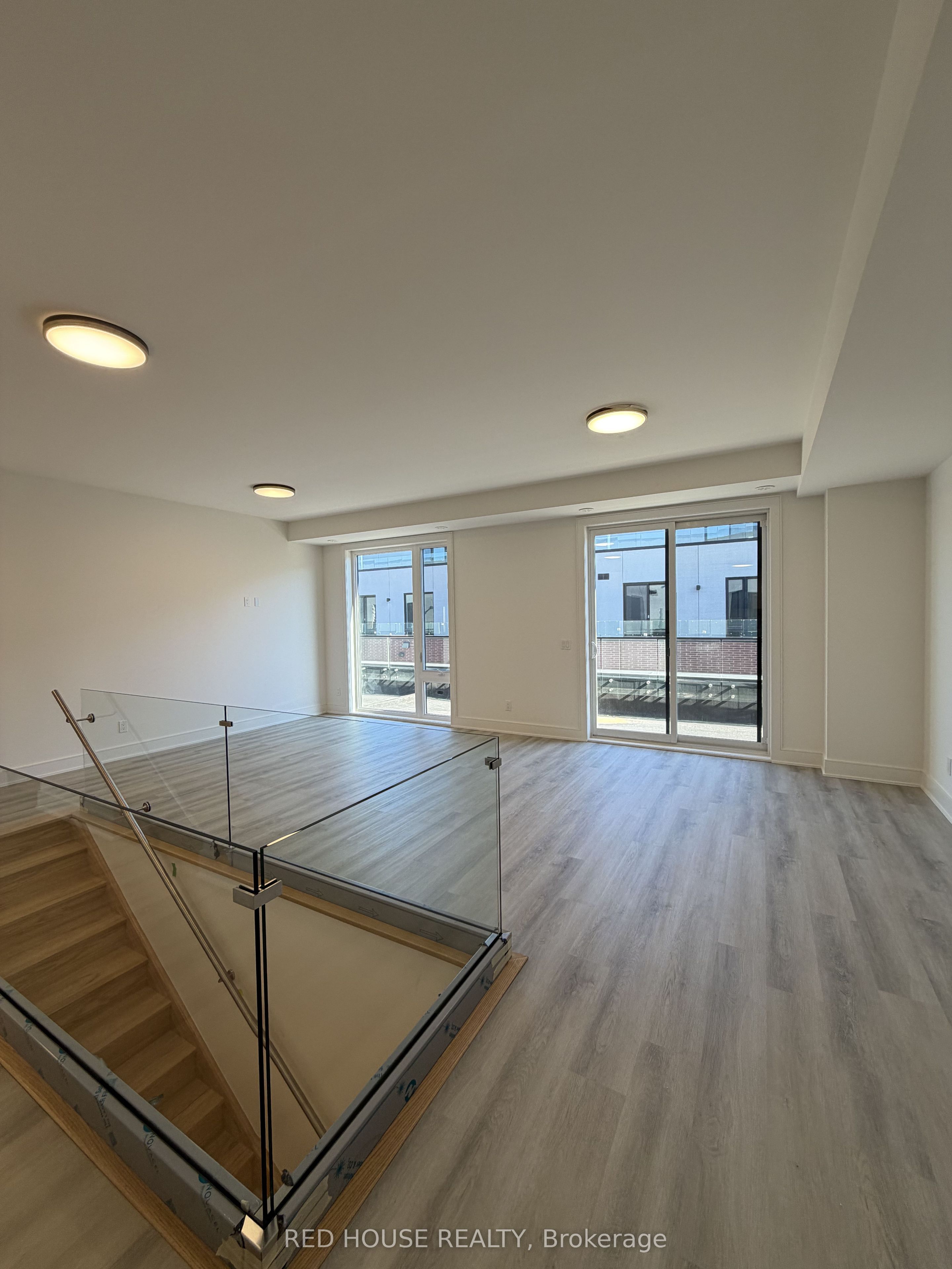 252 Ellis Avenue Property Photo 10