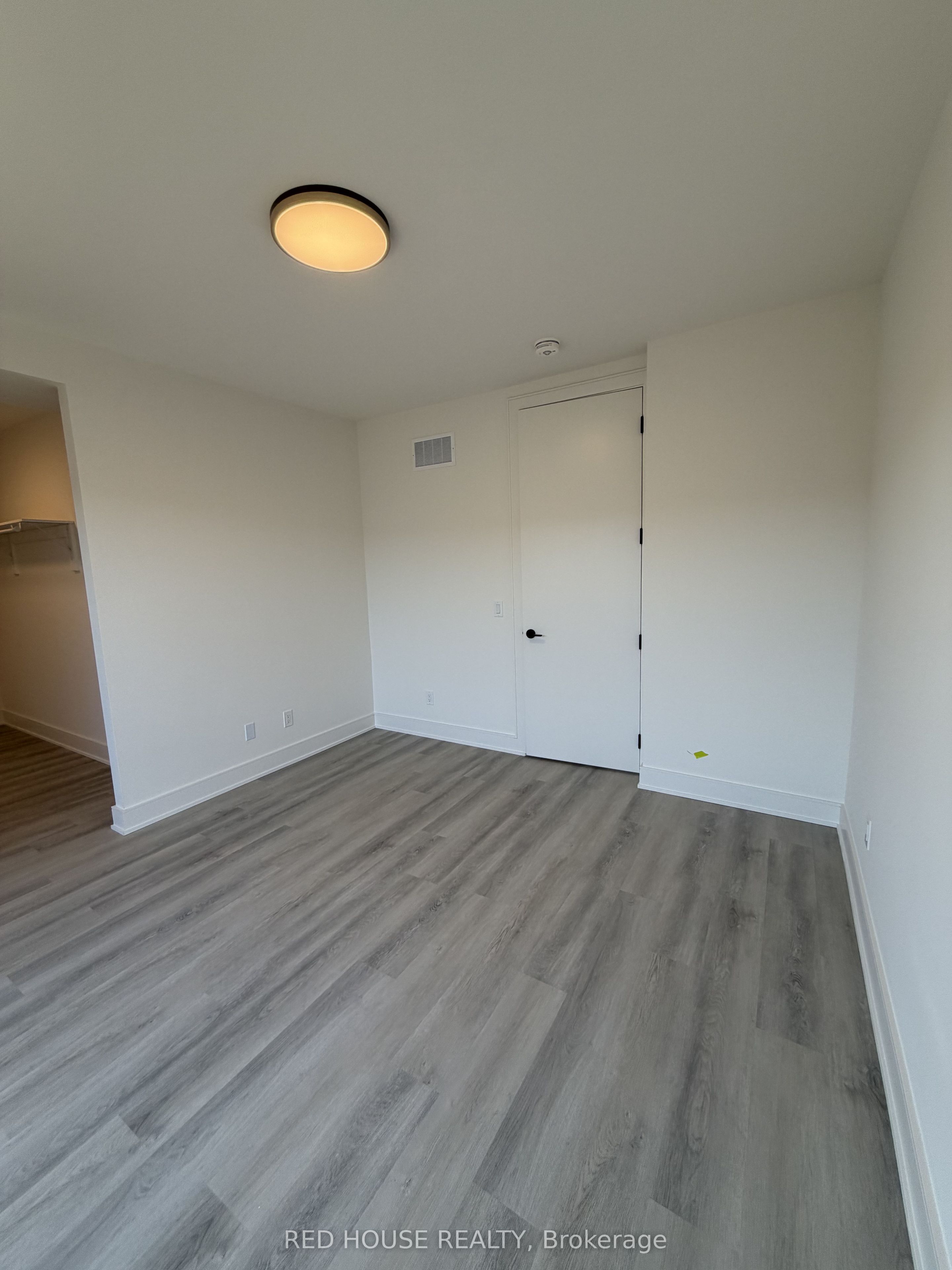 252 Ellis Avenue Property Photo 21