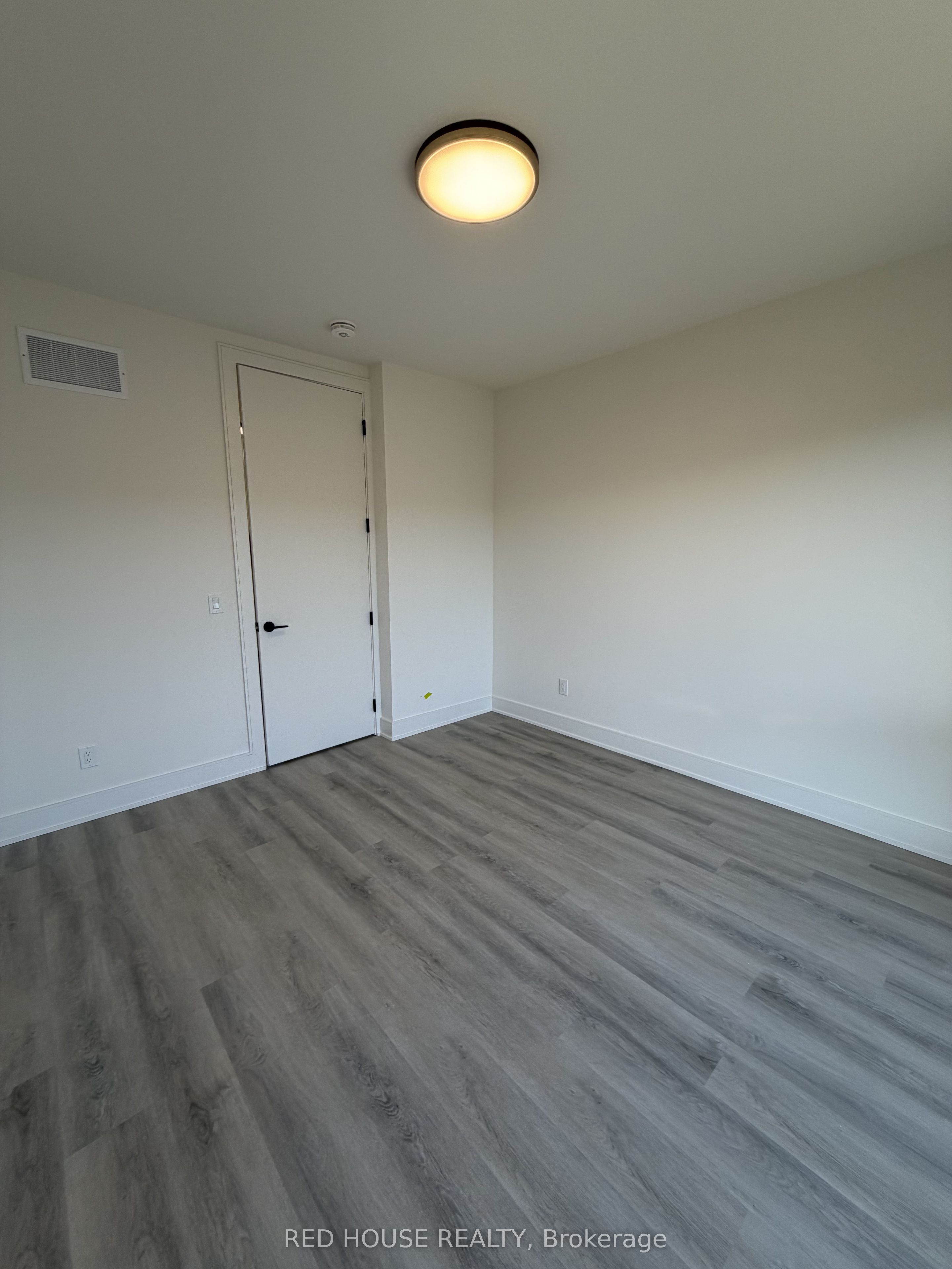 252 Ellis Avenue Property Photo 24