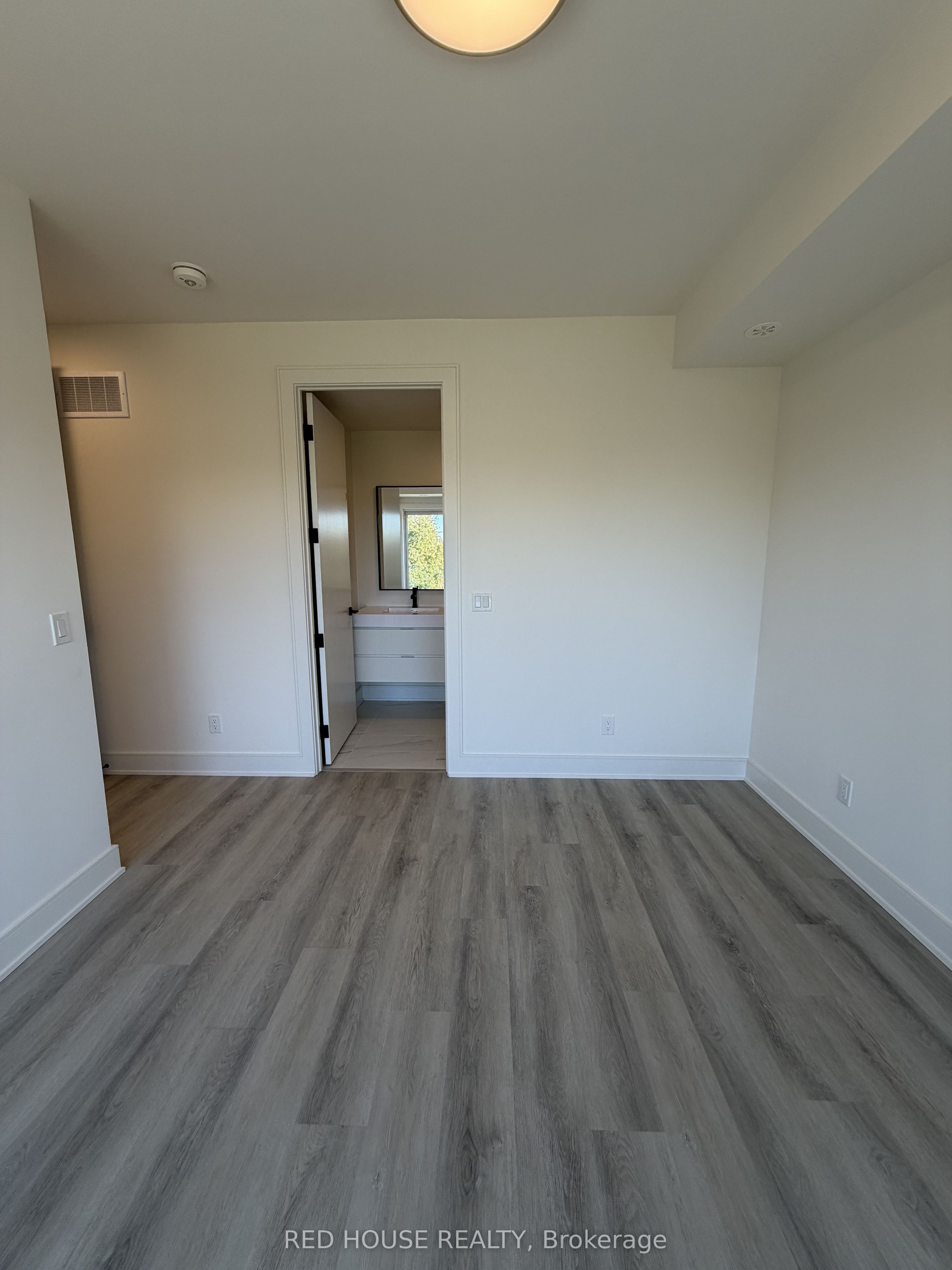 252 Ellis Avenue Property Photo 31