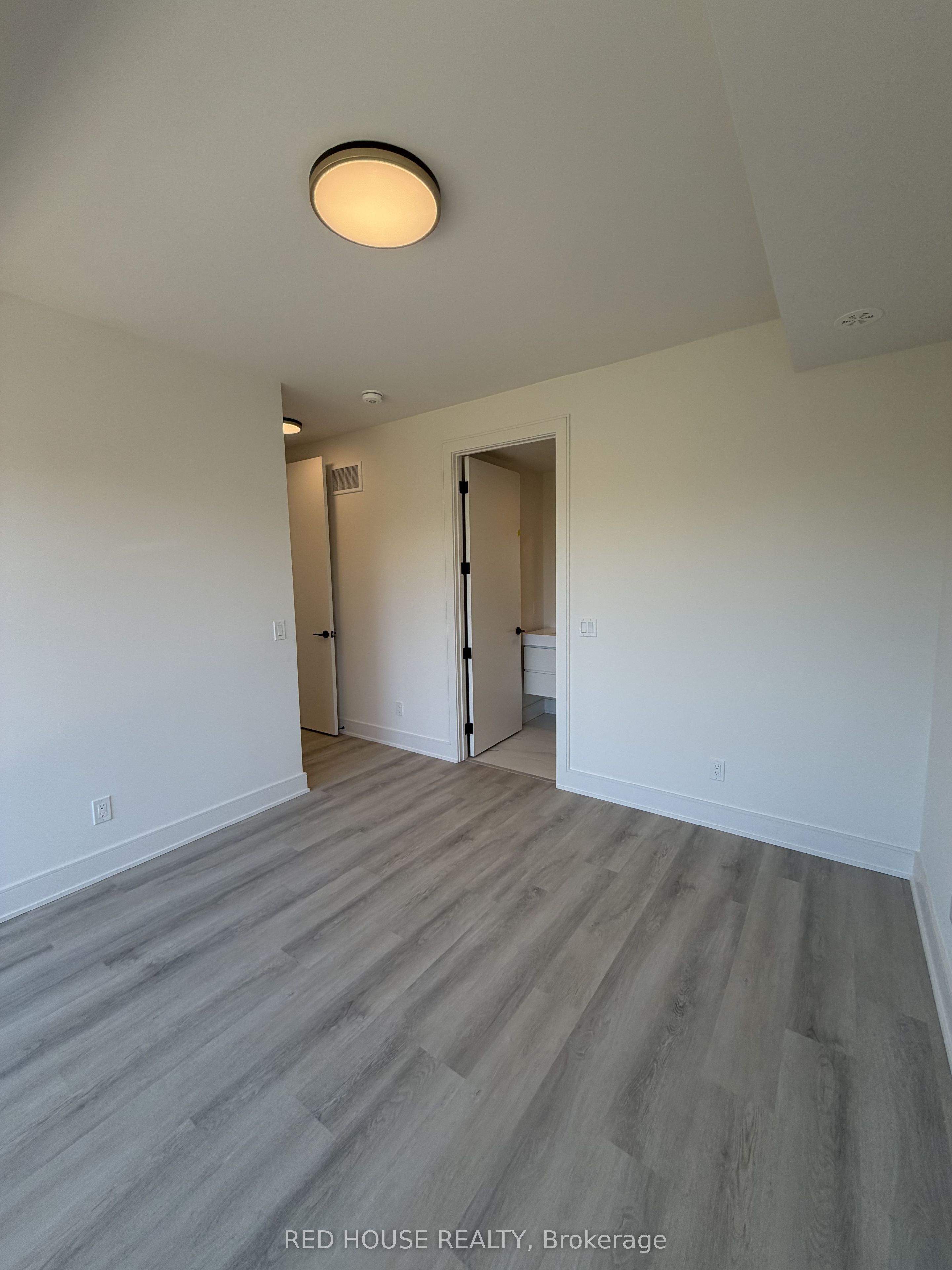 252 Ellis Avenue Property Photo 32