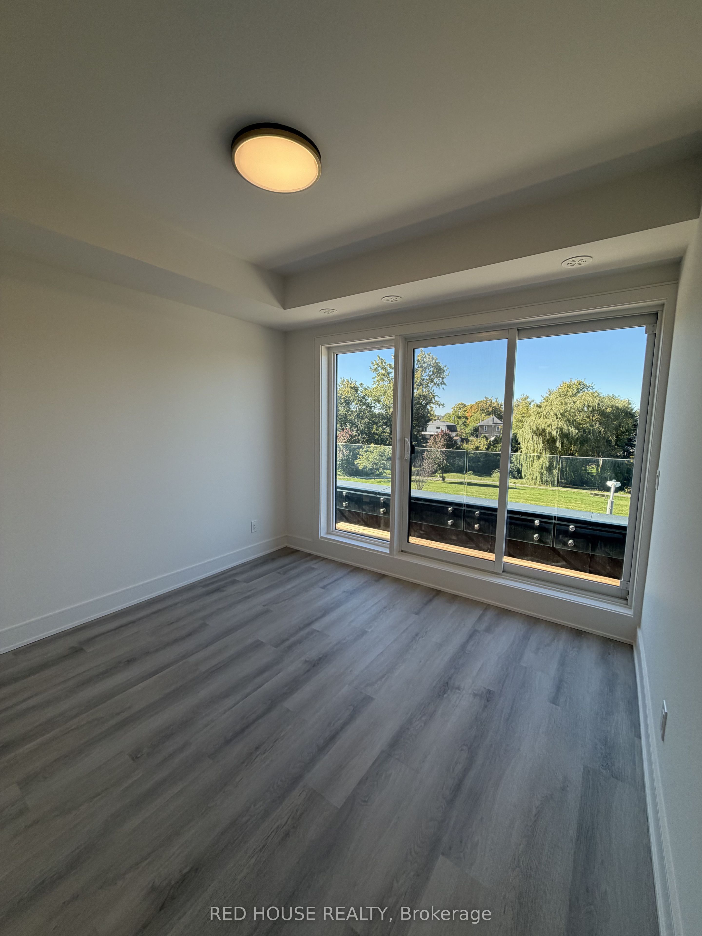 252 Ellis Avenue Property Photo 35