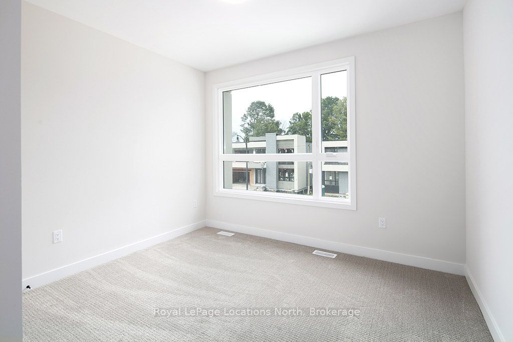 127 Yvonne Crescent Property Photo 20