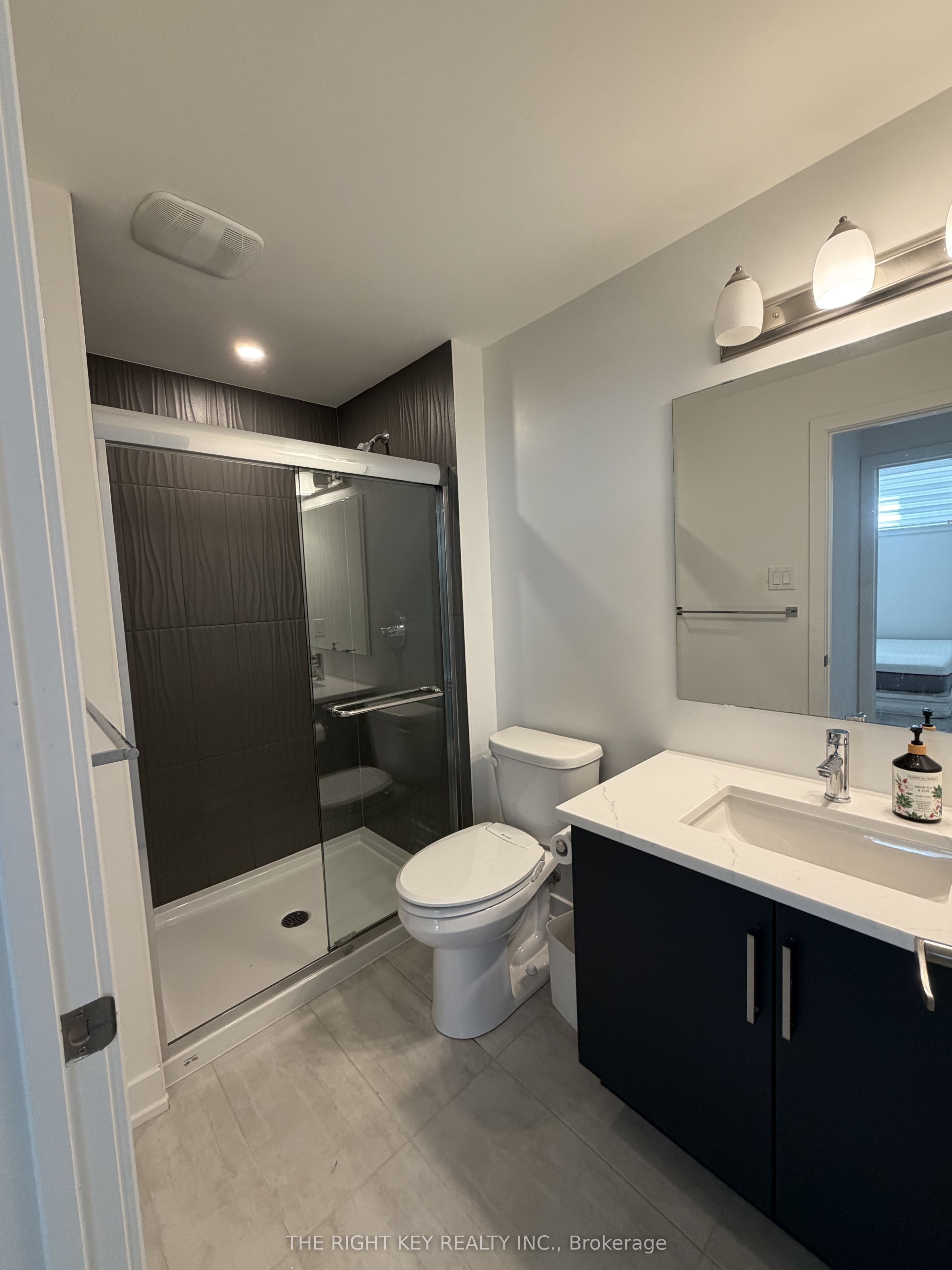 419 Shuttleworth Dr Drive Property Photo 8