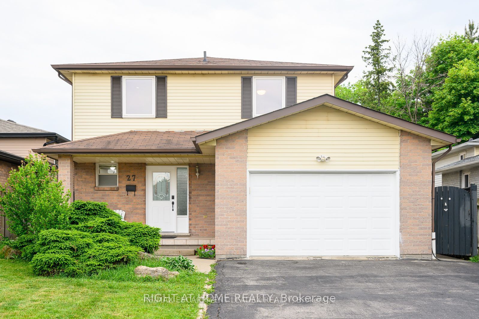 27 Wingfield Place E Property Photo 1