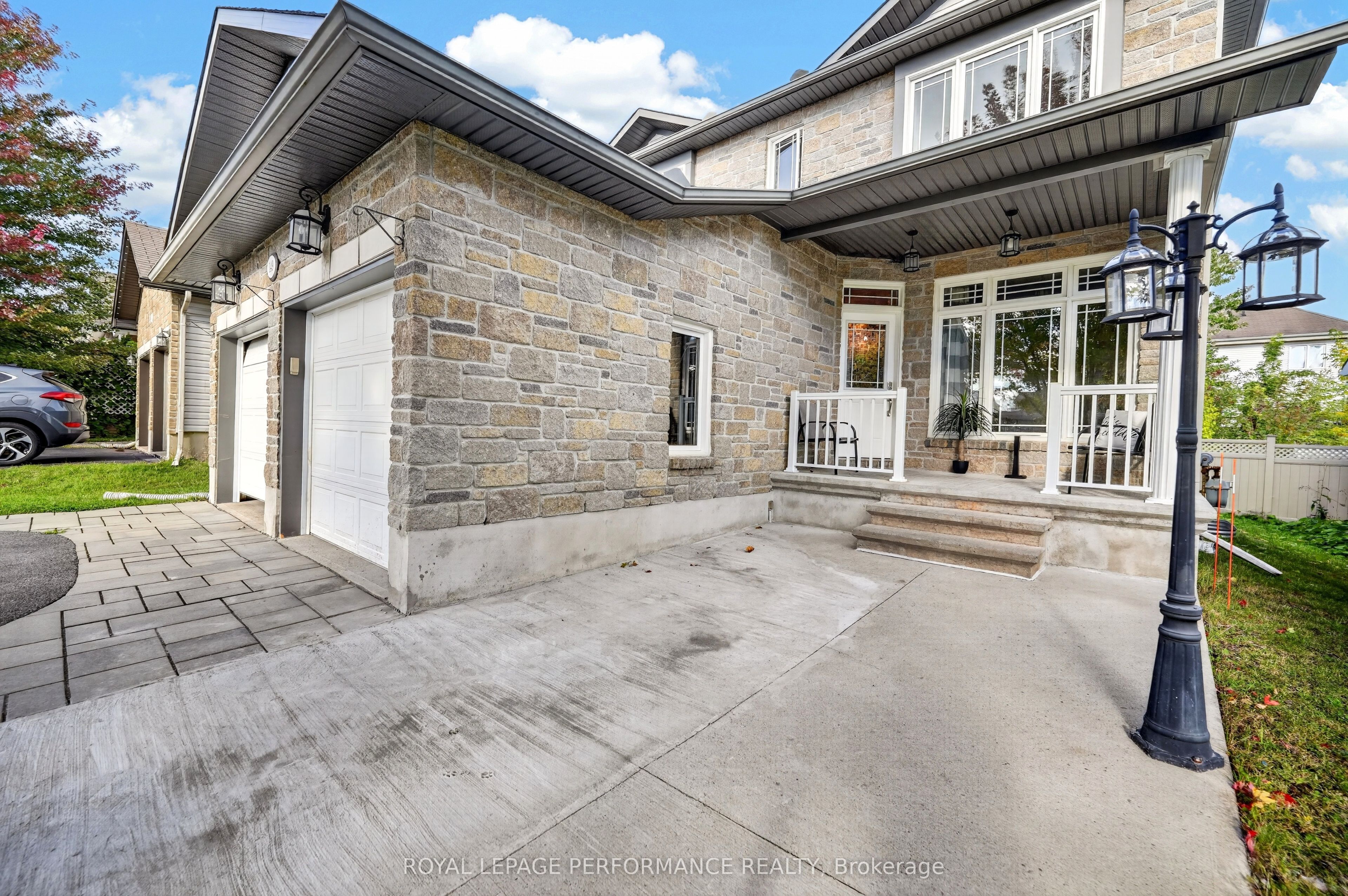 149 Topaze Crescent Property Photo 4