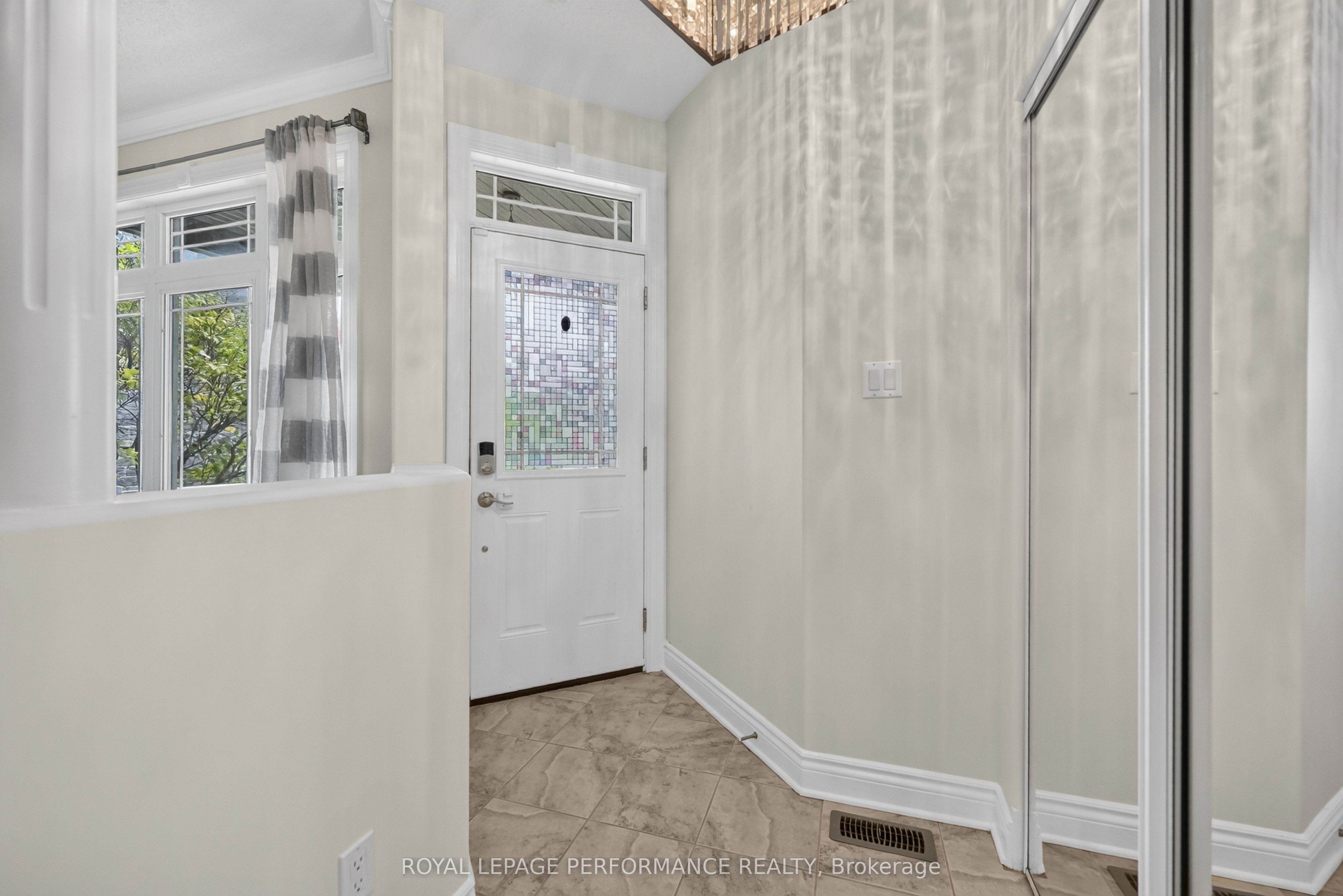 149 Topaze Crescent Property Photo 6