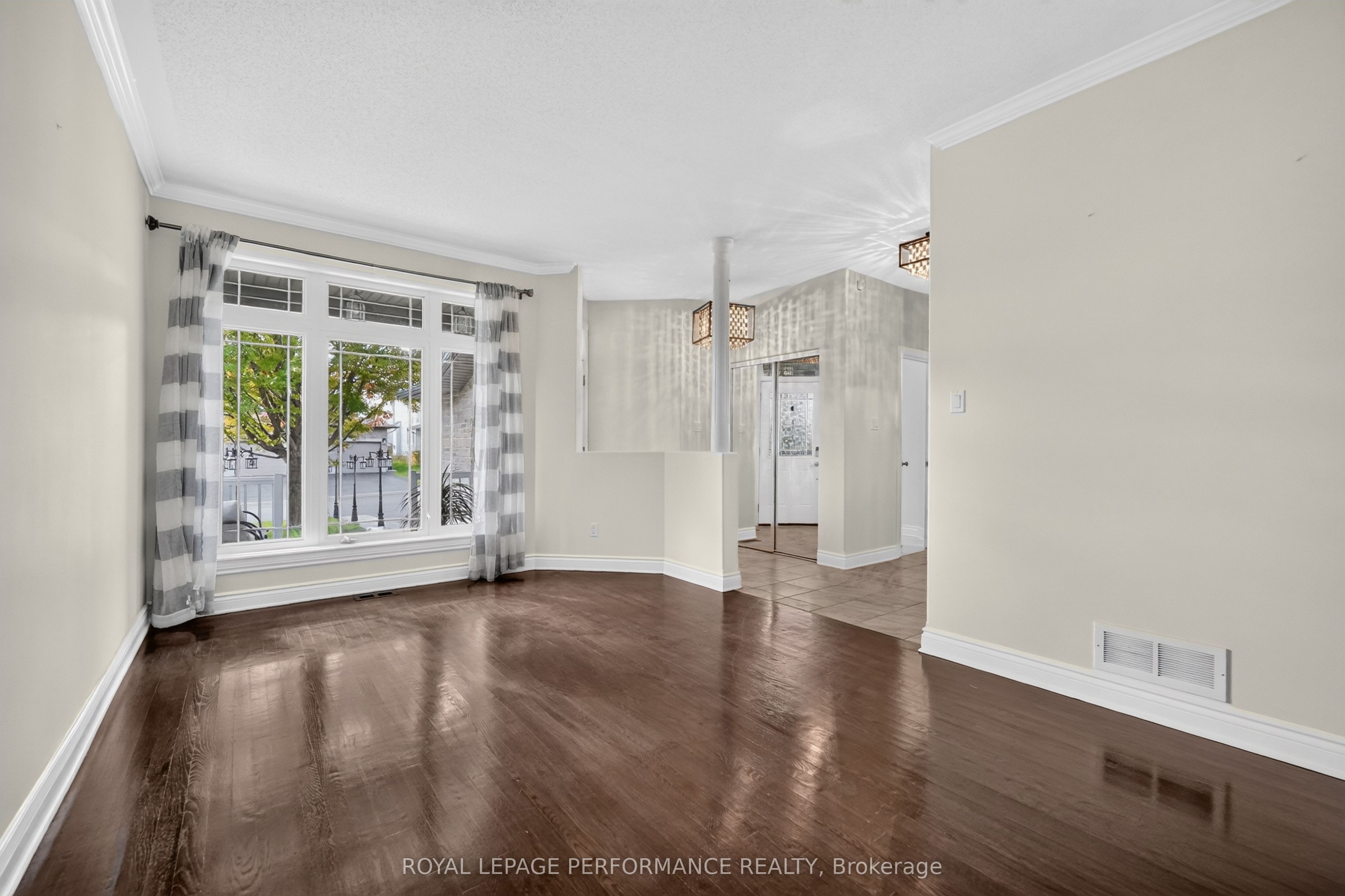 149 Topaze Crescent Property Photo 10