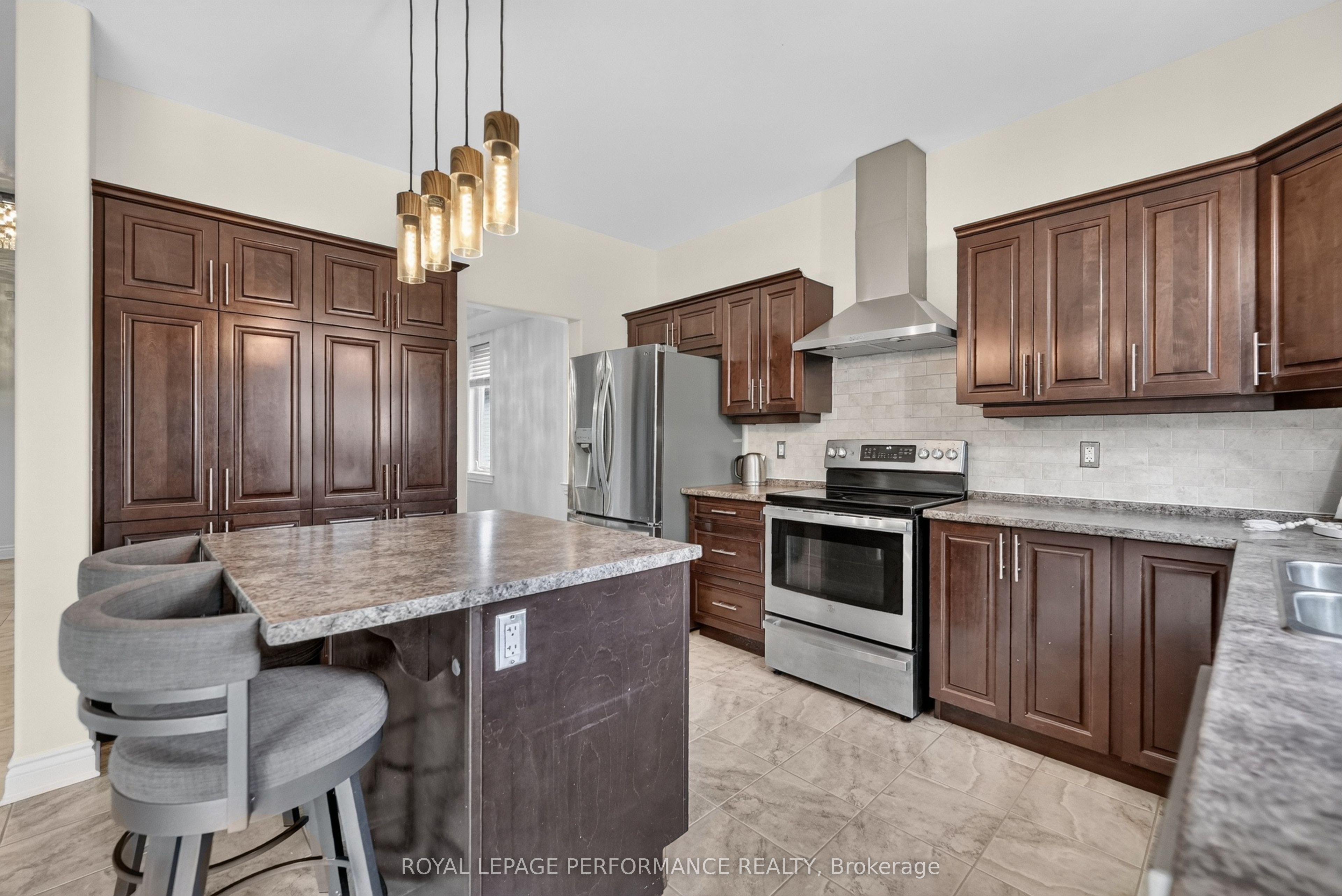 149 Topaze Crescent Property Photo 15