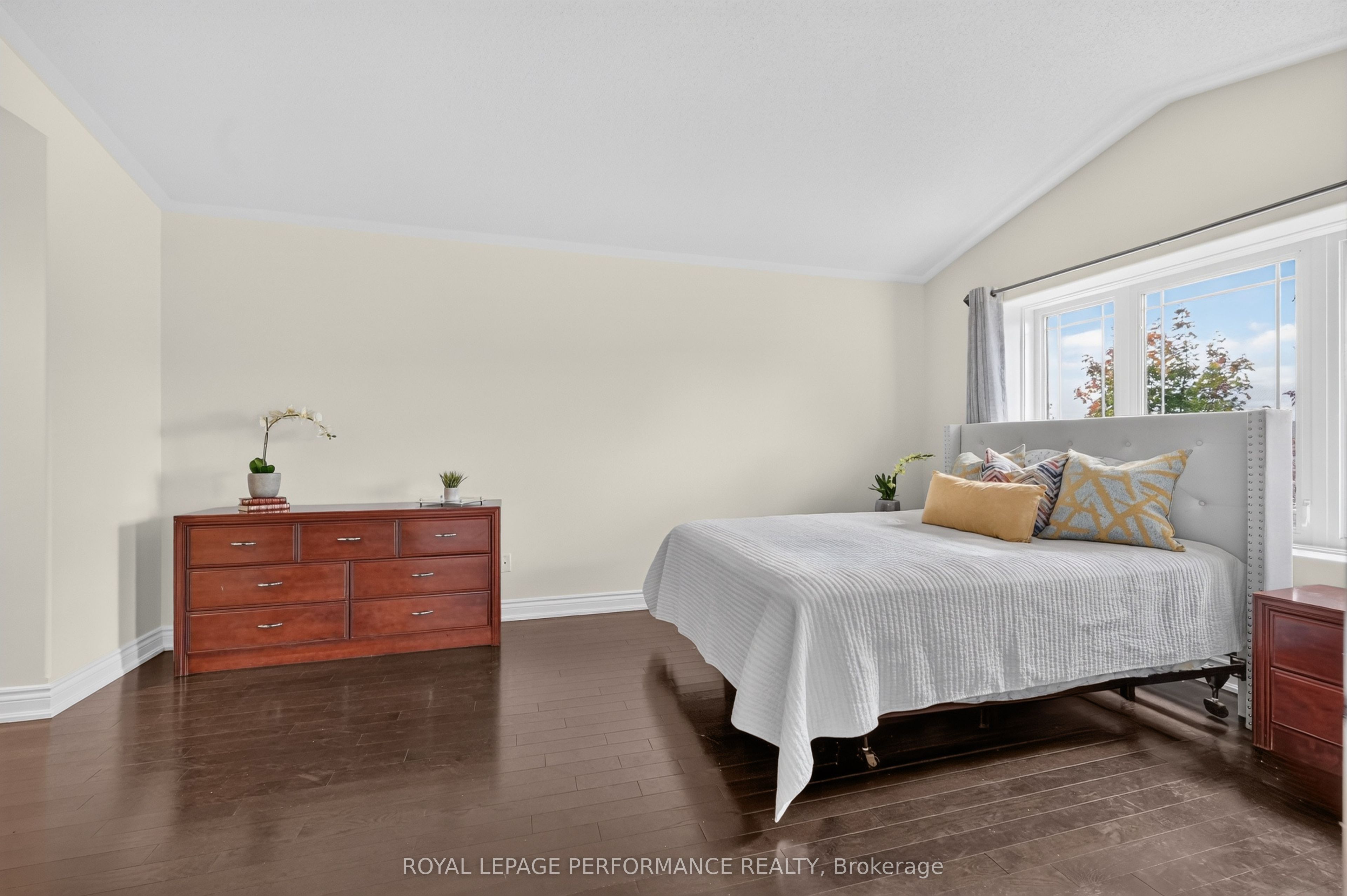 149 Topaze Crescent Property Photo 23