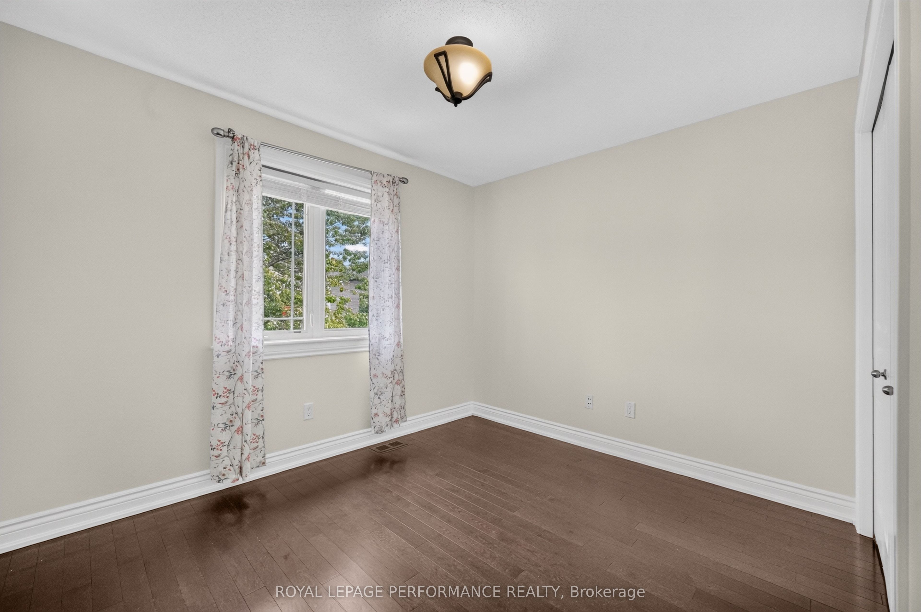 149 Topaze Crescent Property Photo 30