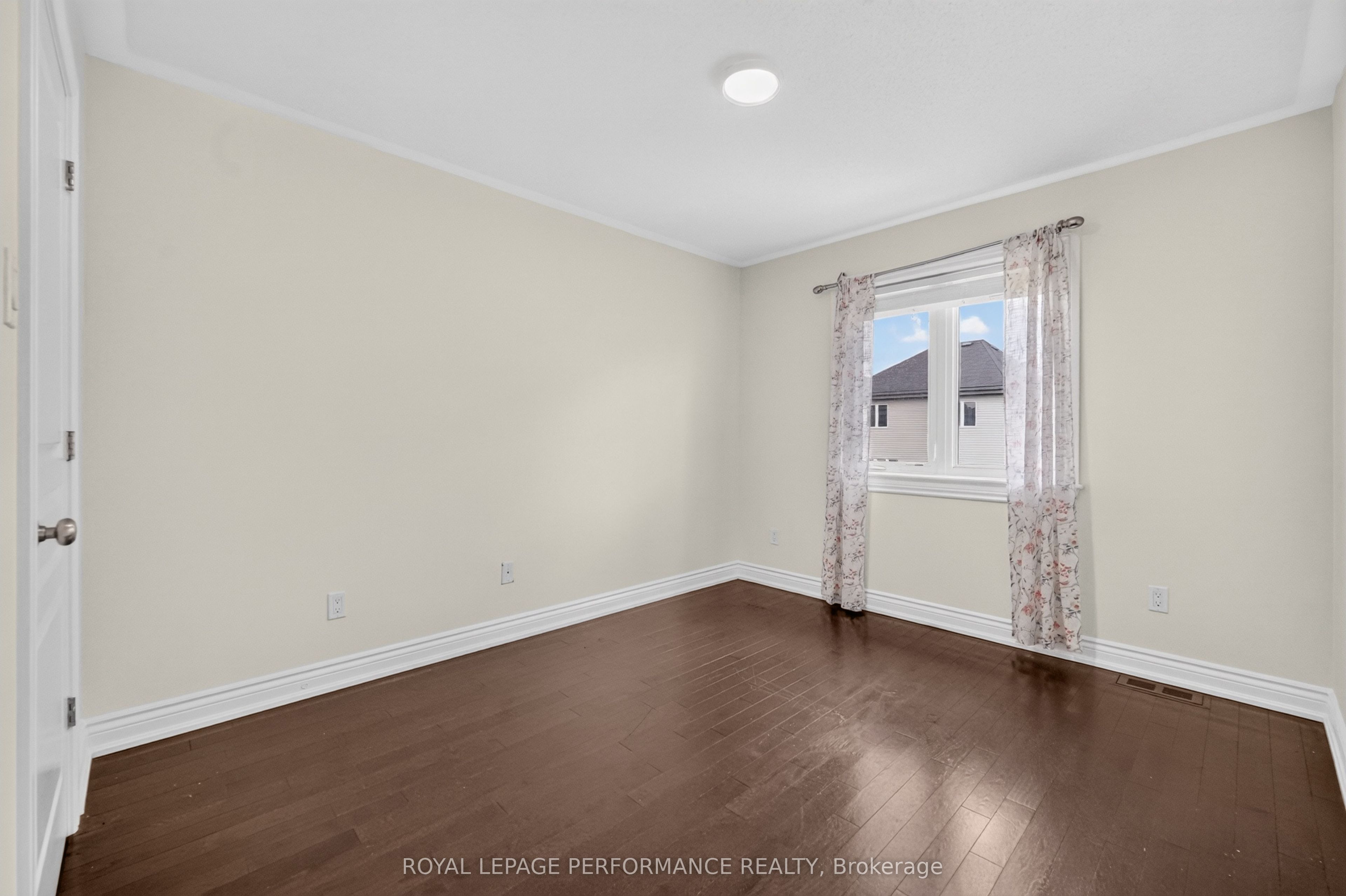 149 Topaze Crescent Property Photo 31