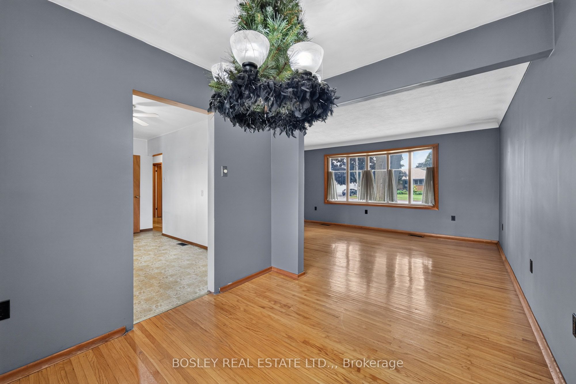 4452 Dorchester Road Property Photo 6