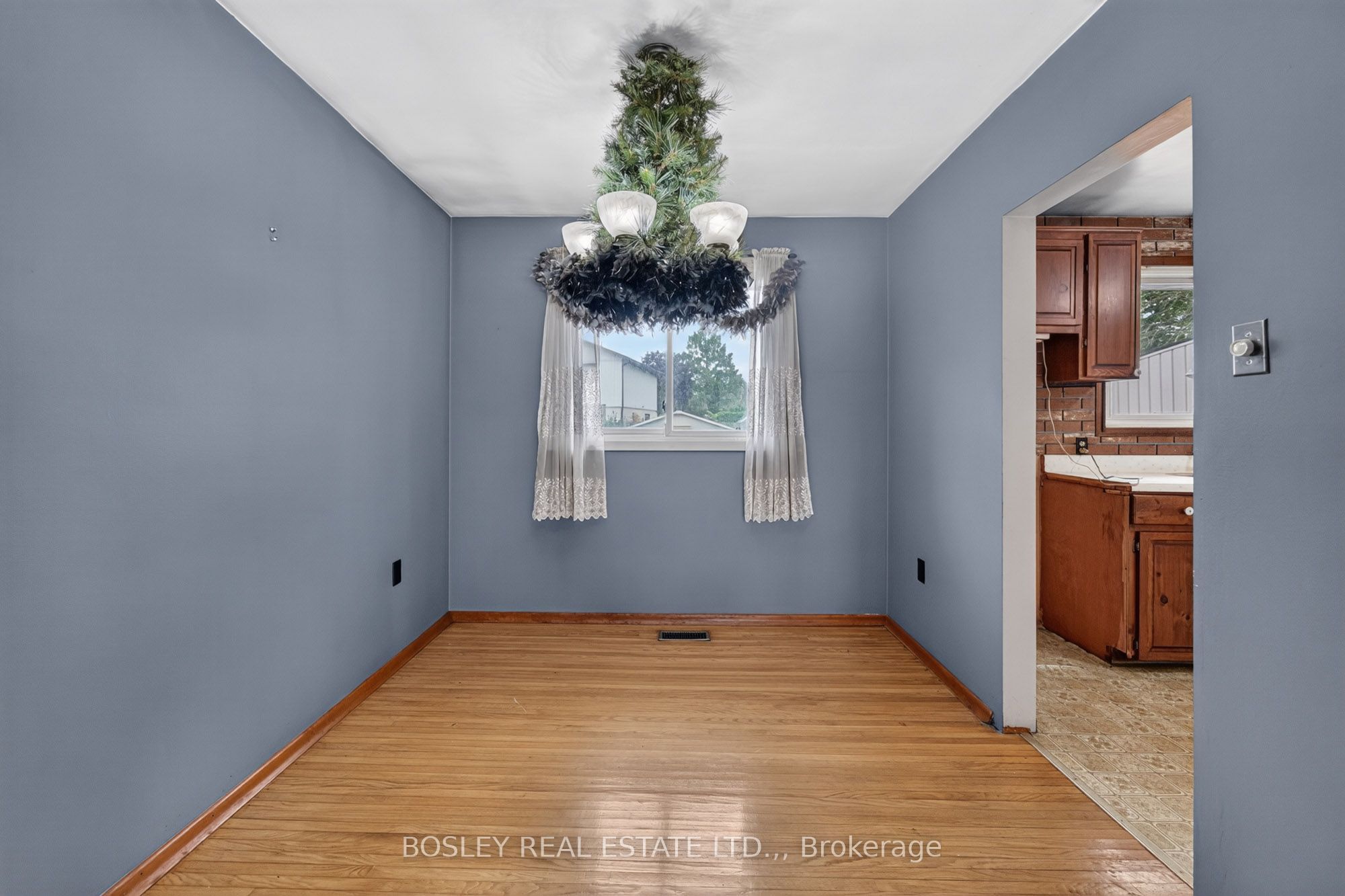 4452 Dorchester Road Property Photo 7