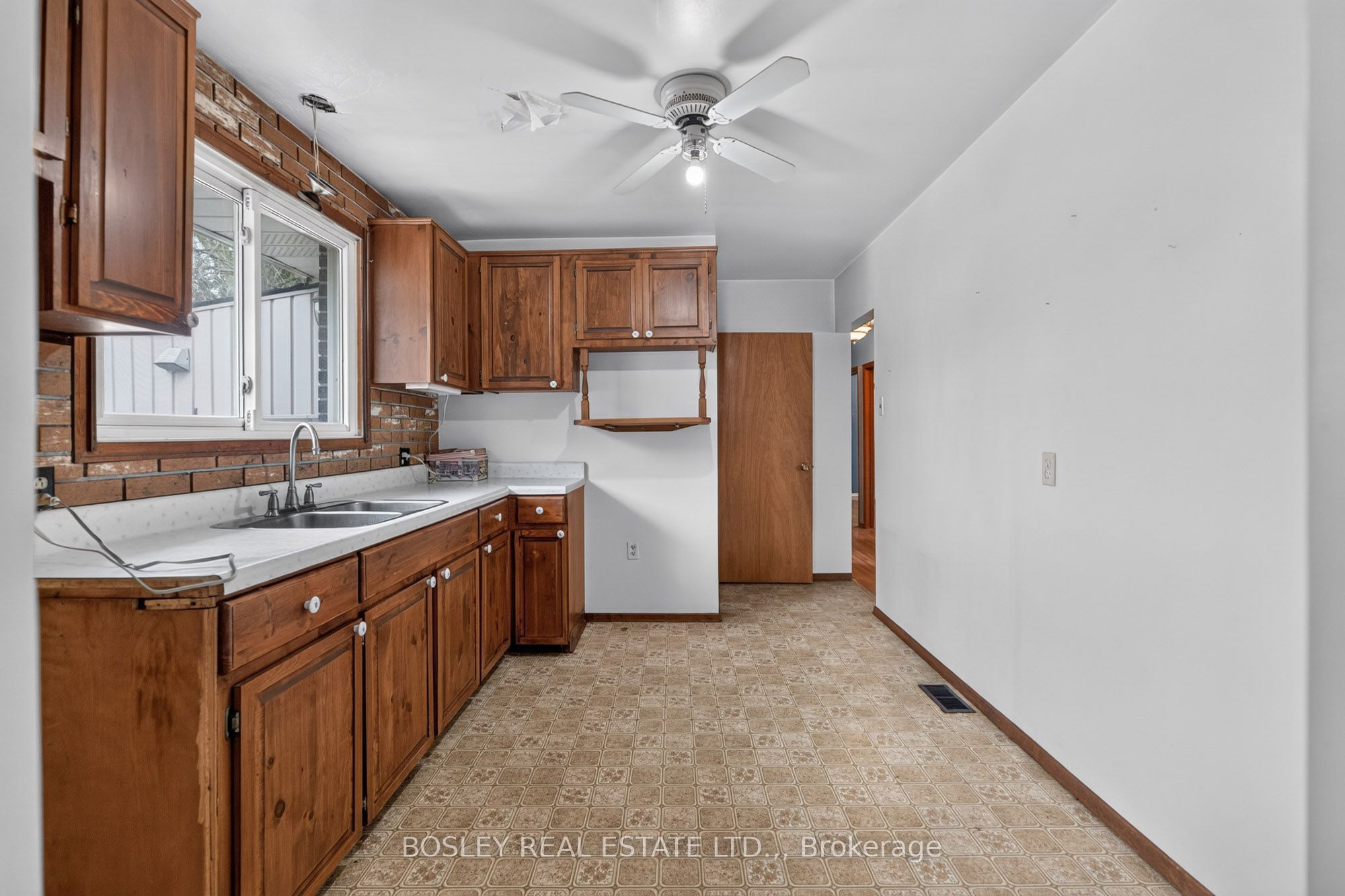 4452 Dorchester Road Property Photo 9