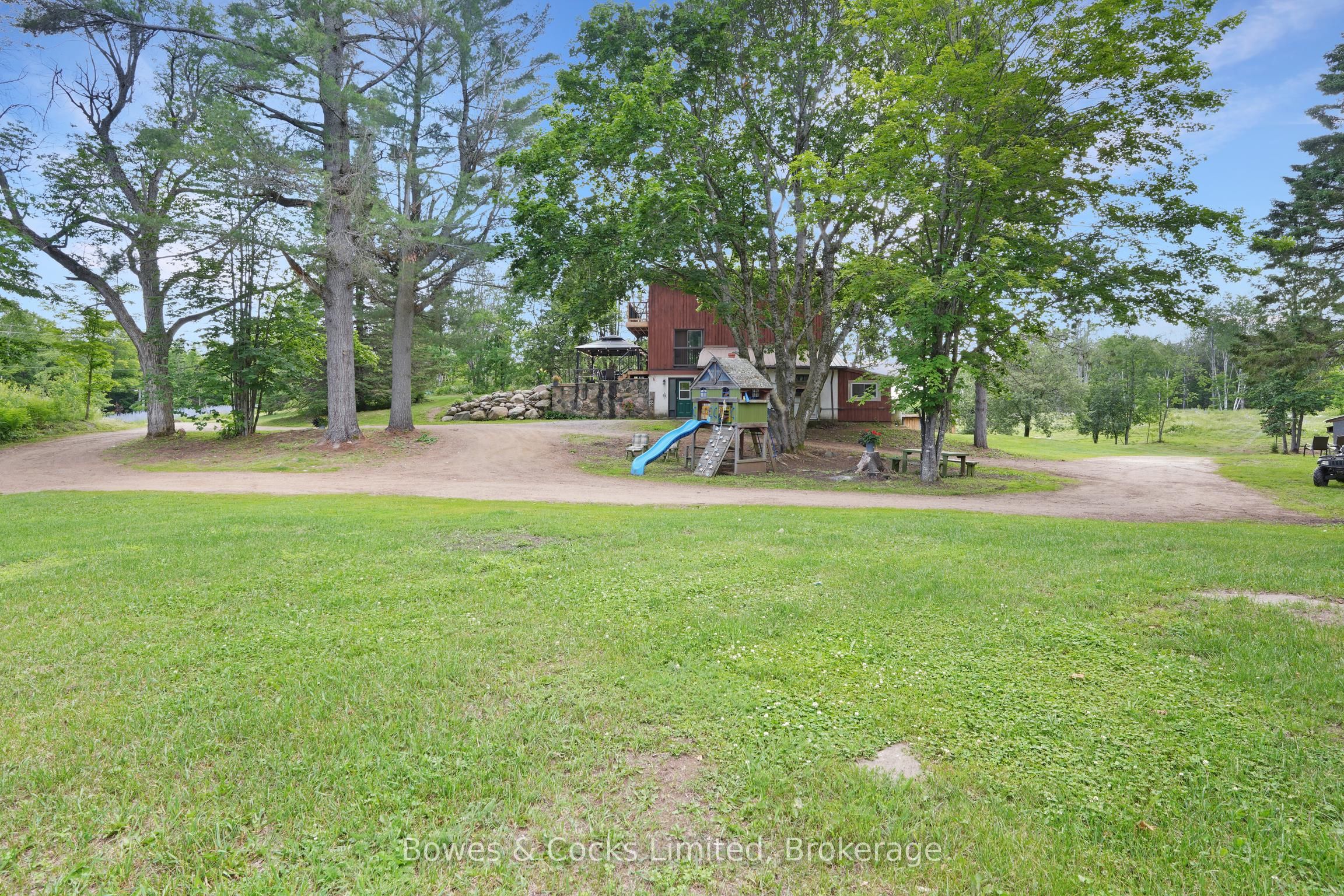 2885 Lower Faraday Road Property Photo 3