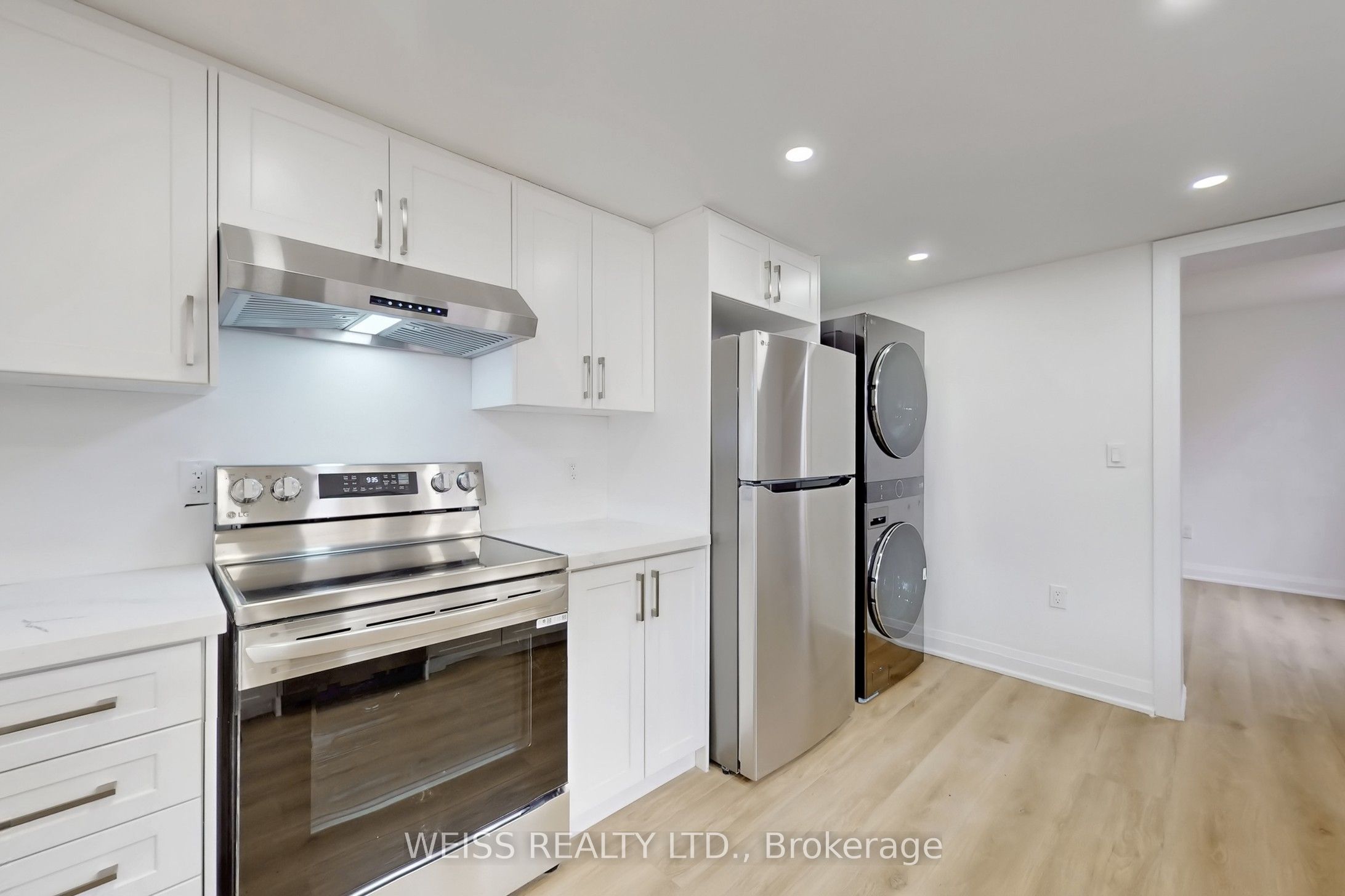 181 Talbot Street N Property Photo 22