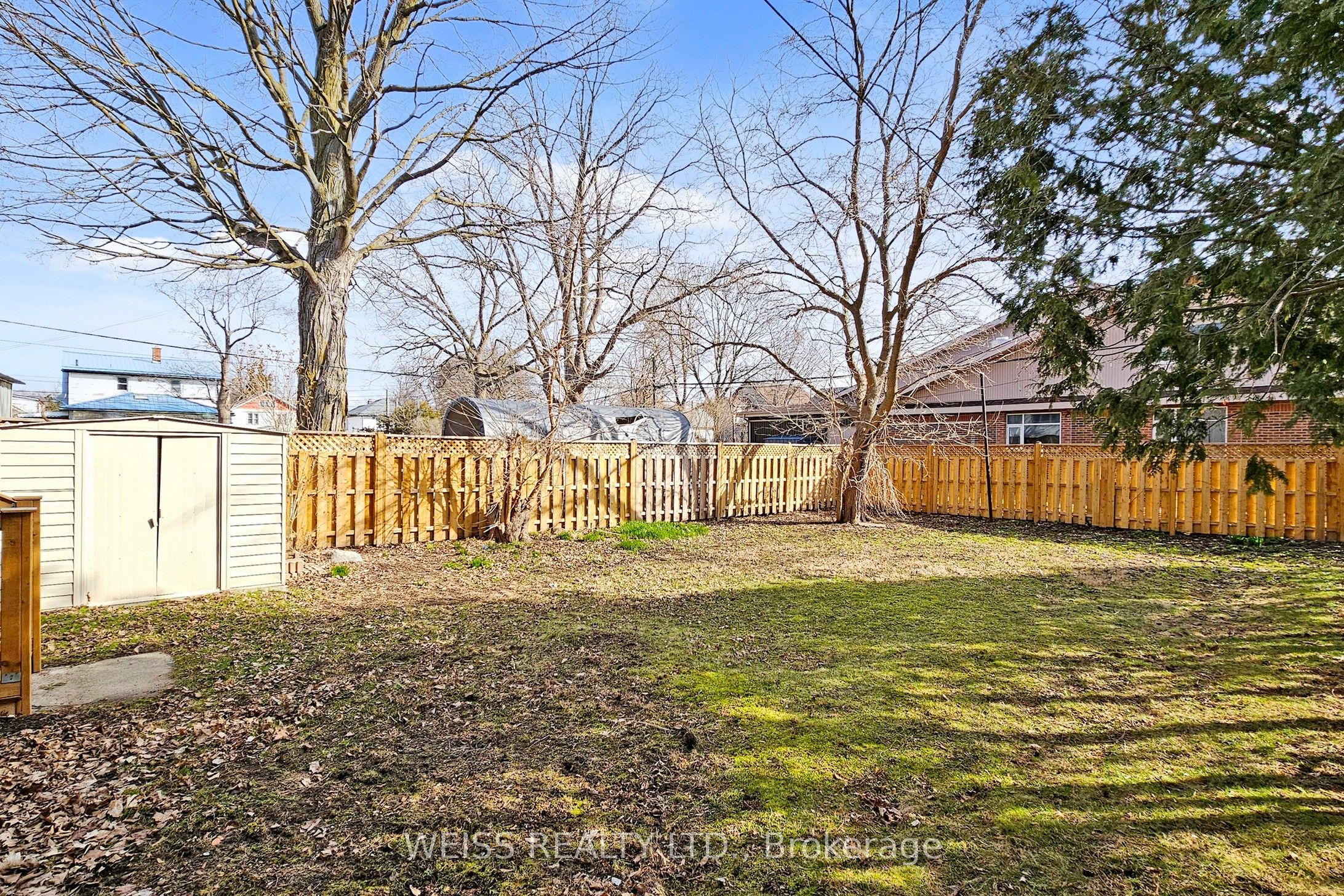 181 Talbot Street N Property Photo 50