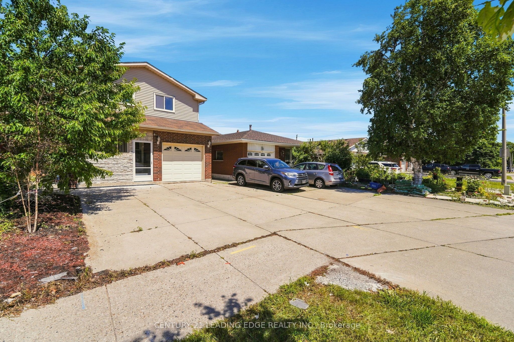 749 Stone Church Road E Property Photo 2