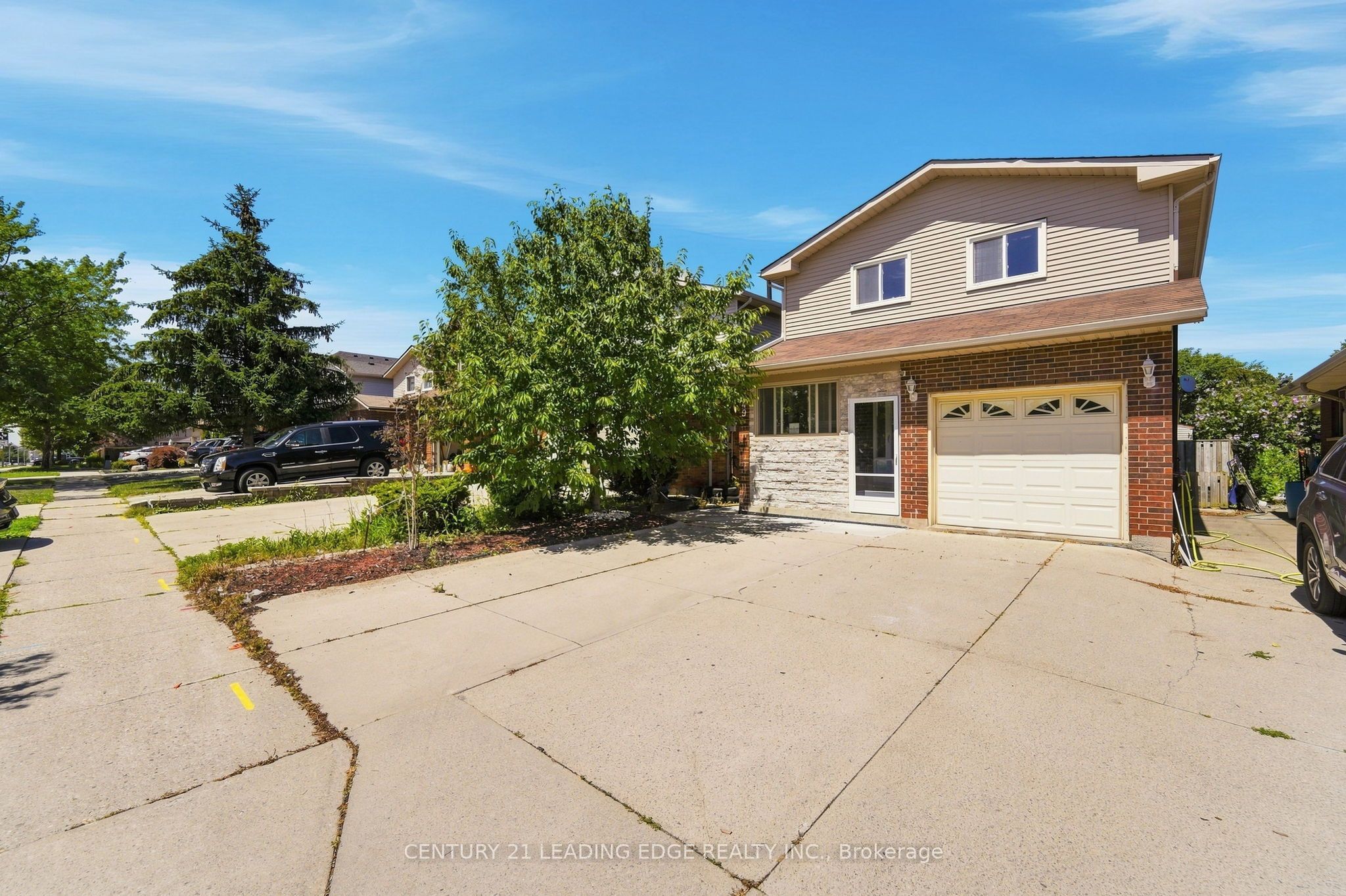 749 Stone Church Road E Property Photo 3