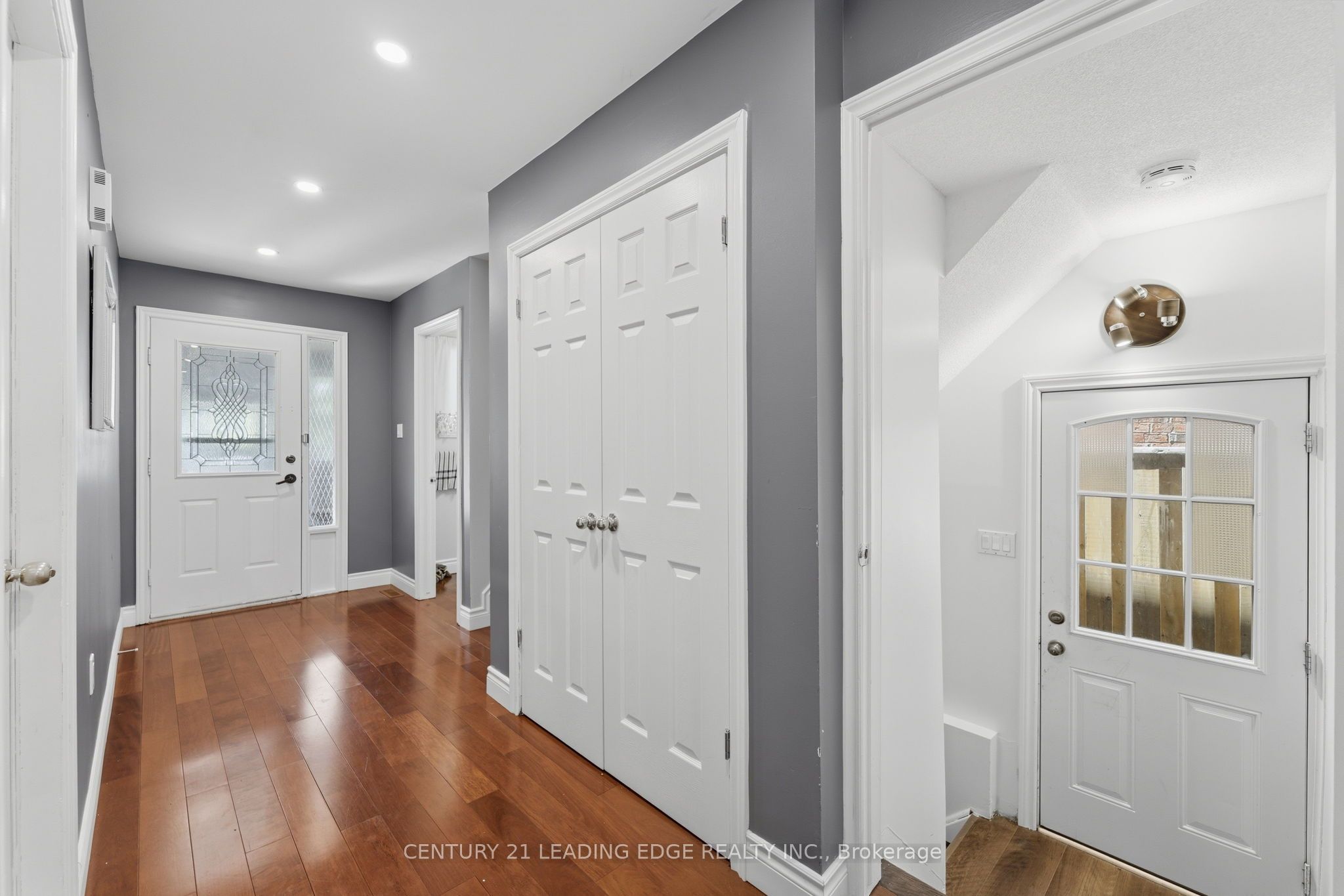 749 Stone Church Road E Property Photo 4