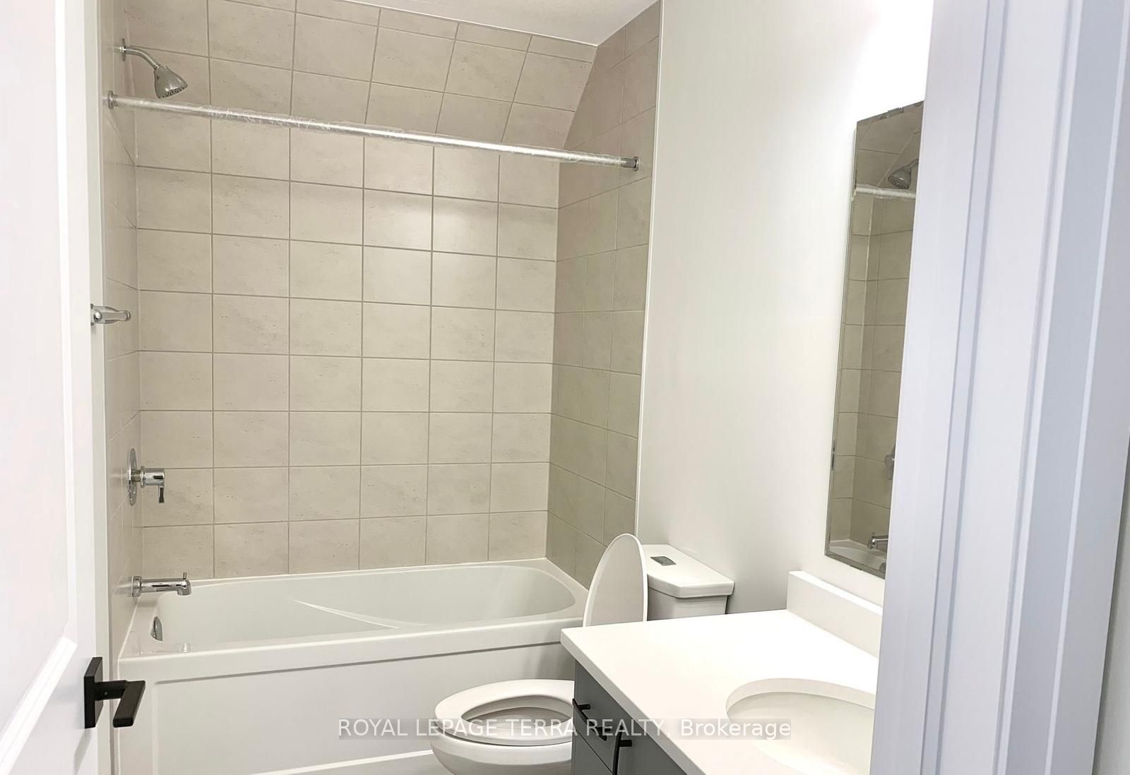 261 Woodbine Avenue 38 Property Photo 6
