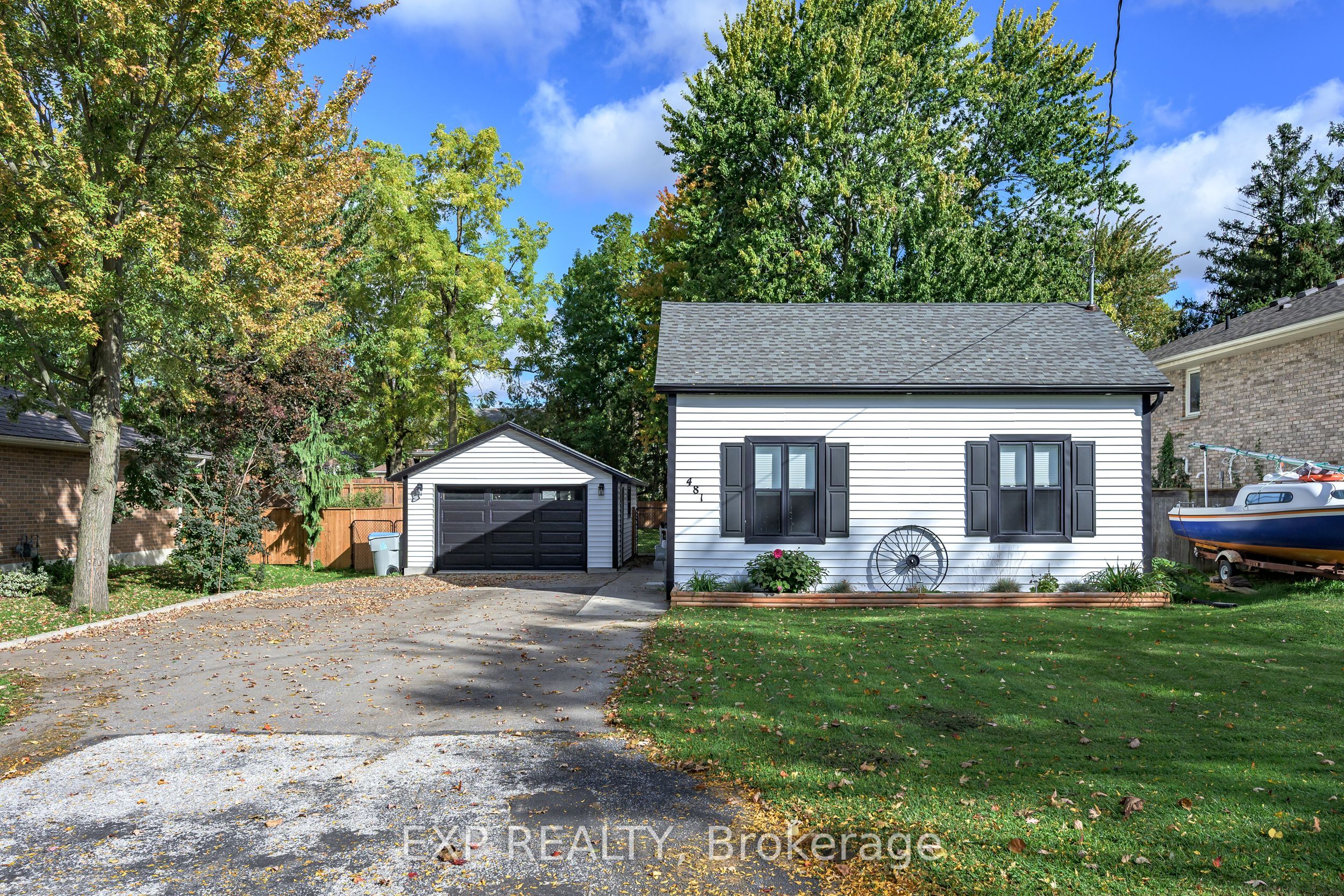 481 Gold Street Property Photo 1