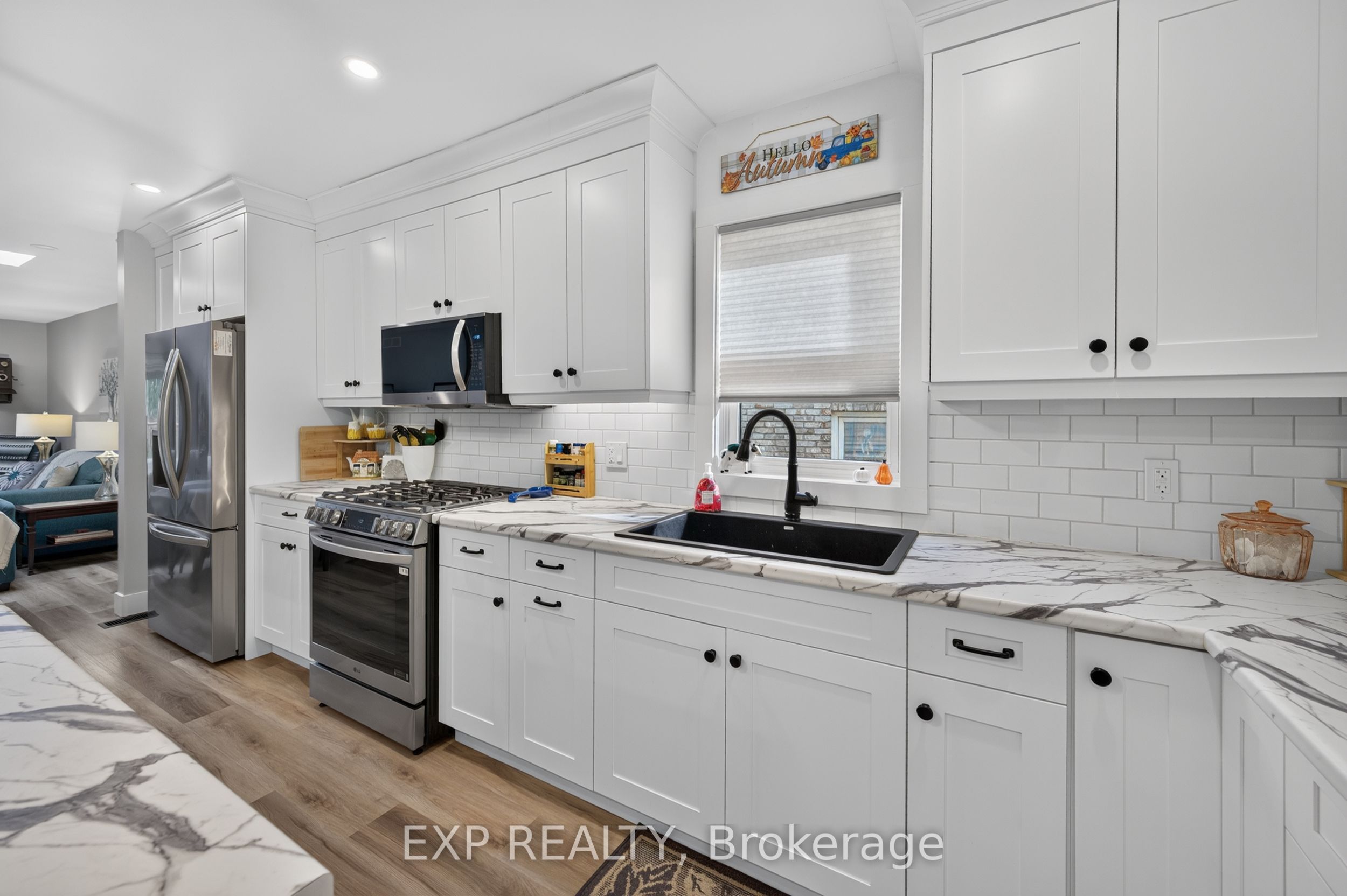 481 Gold Street Property Photo 7